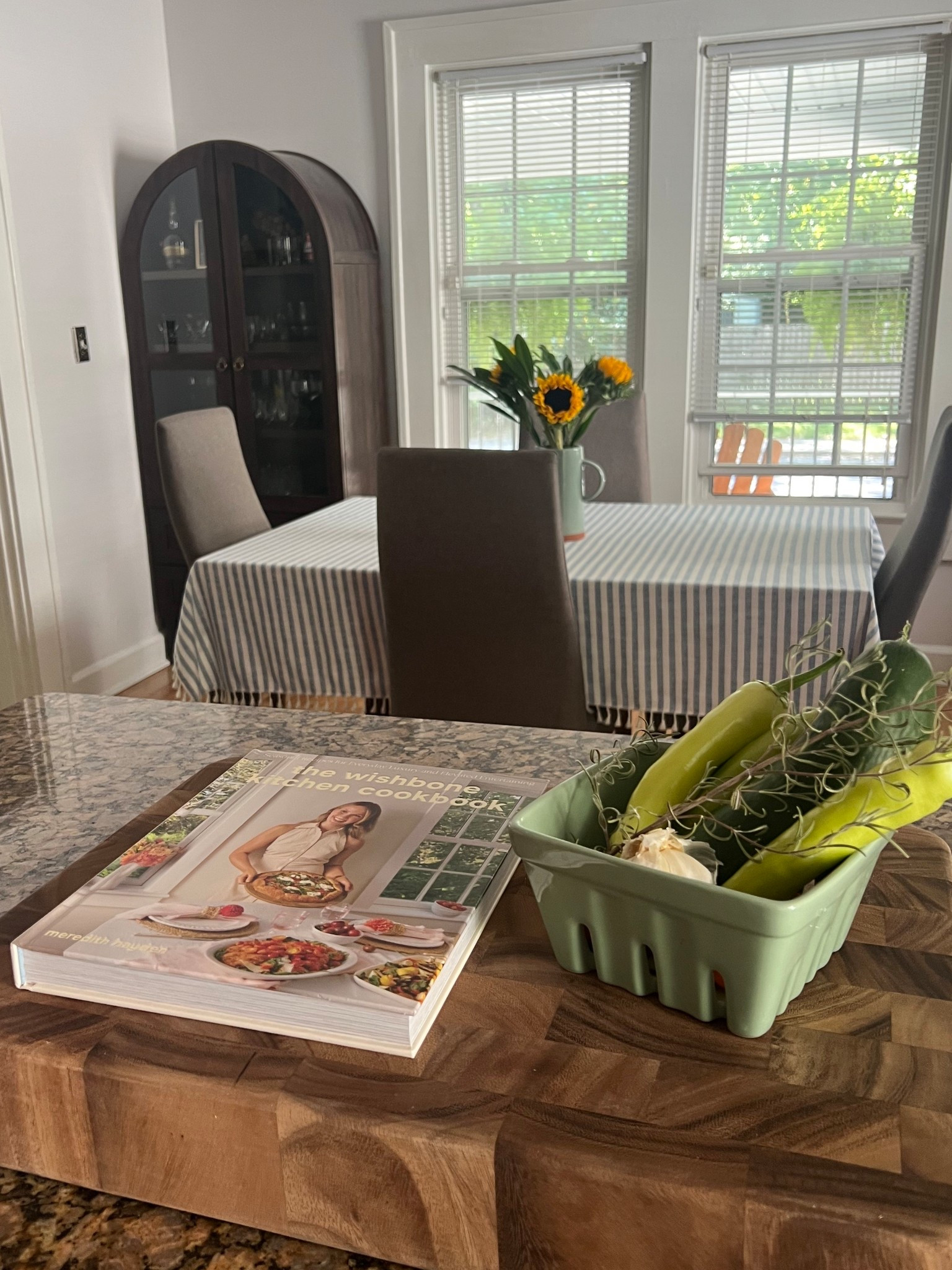 Saturday at home with fresh veggies from the garden and flowers from the farmers market 🥕🫑💐

#LTKdayinmylife #LTKHome #LTKfoodie