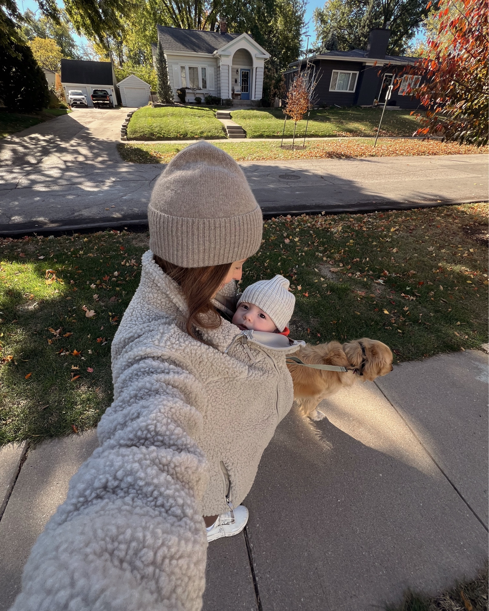 Best selling H&M sherpa jacket is back in stock in XS & S!! Removable center inserts is perfect for maternity & baby wearing!! 