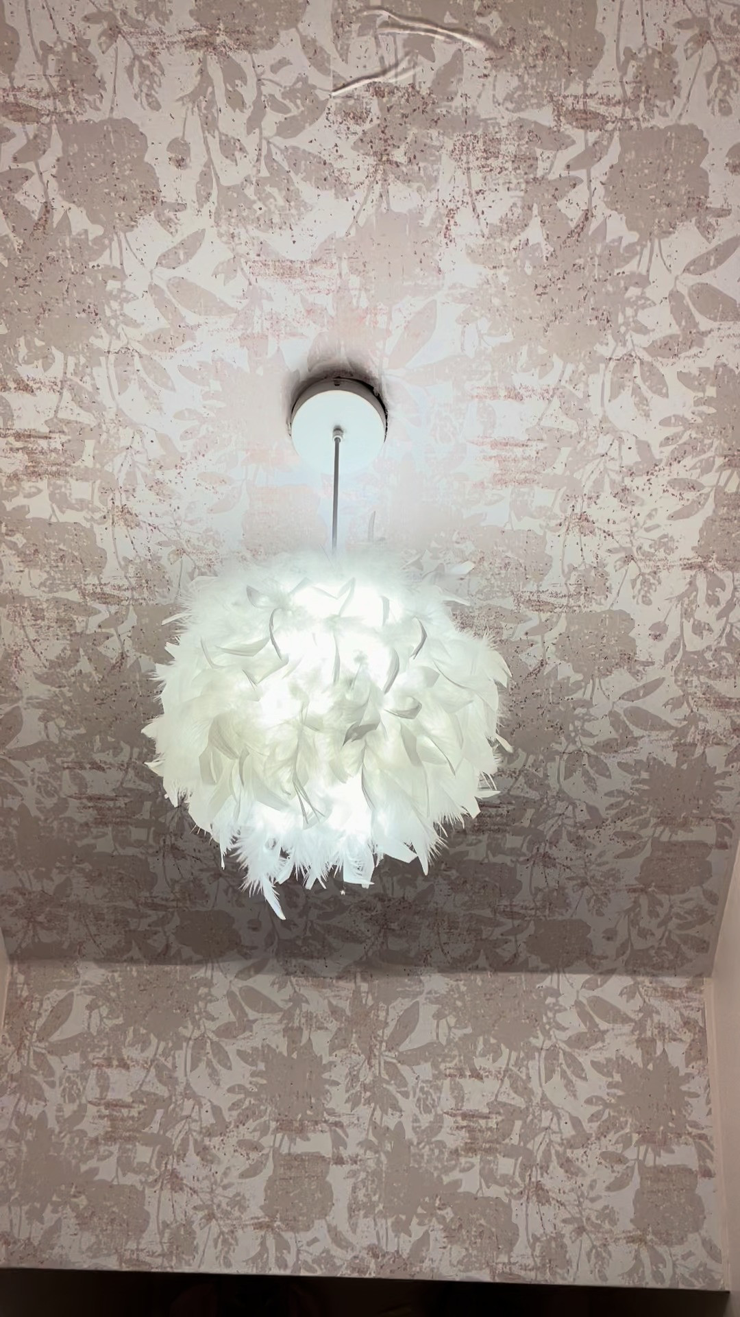 Stylish white feather chandelier!! 

 #LTKHome