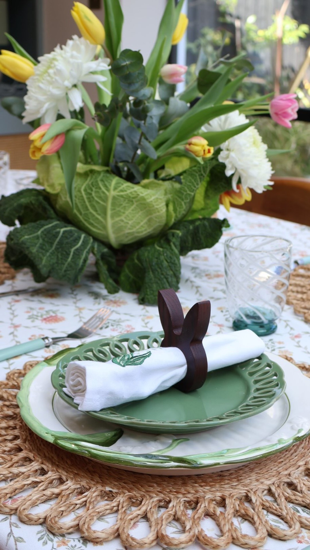 Let’s make a cabbage 🥬 floral centrepiece for Easter. 

This was done using a real cabbage and some chicken wire which was scrunched up inside the cabbage. 

And it was a good excuse to style my new spring green plates which were a bargain at £7 per plate for the large, and £5 for the small lattice ones. 

What do you think of my easy Easter table? 🥬🌷💐

#eastertable #tablescape #tablesetting #interiorstyling #colourfulhomevibe #colourfulhome #modernvintage