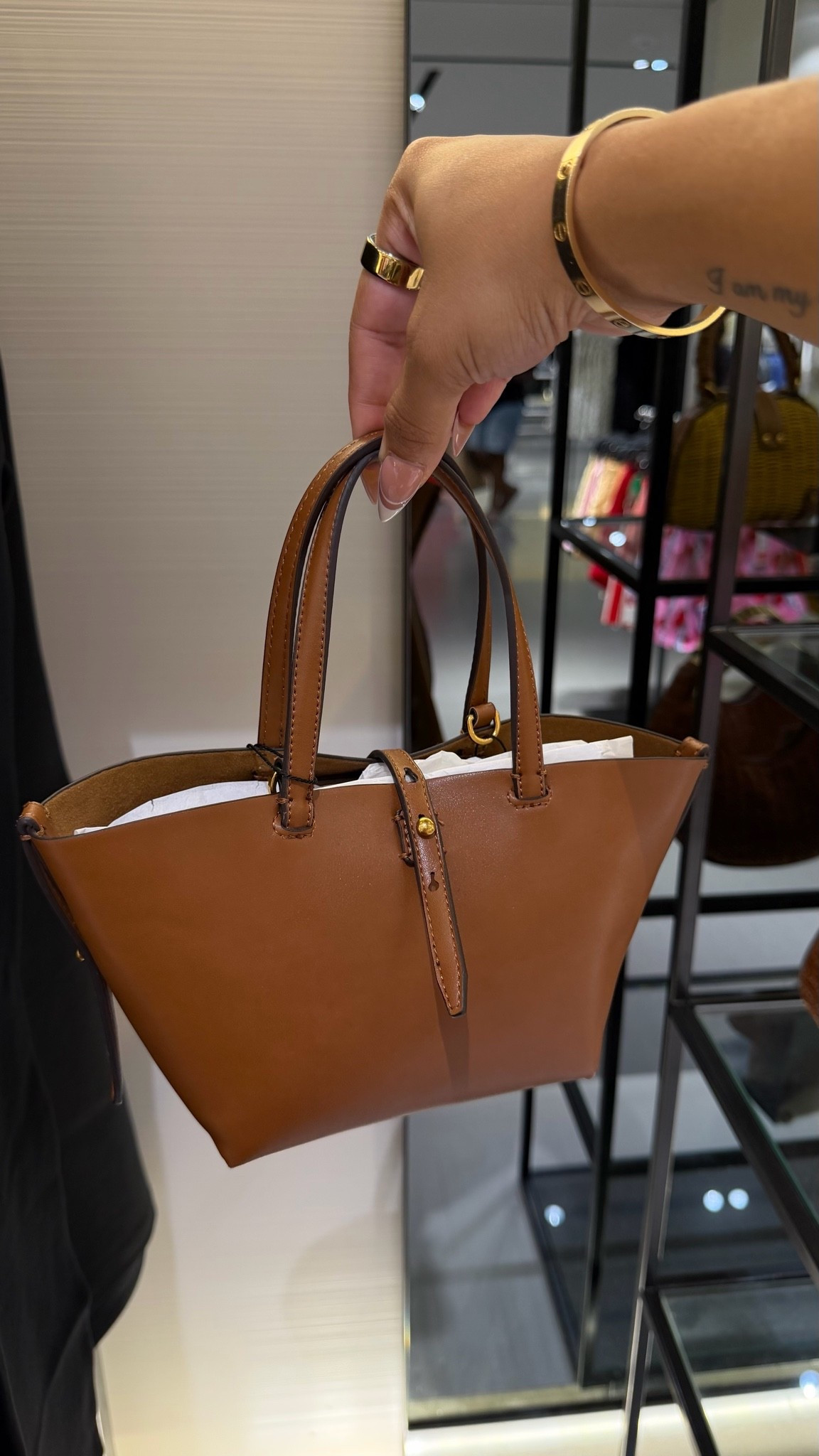 Perfect everyday bag from Zara and it’s on sale!

#LTKSaleAlert #LTKootd #LTKSeasonal