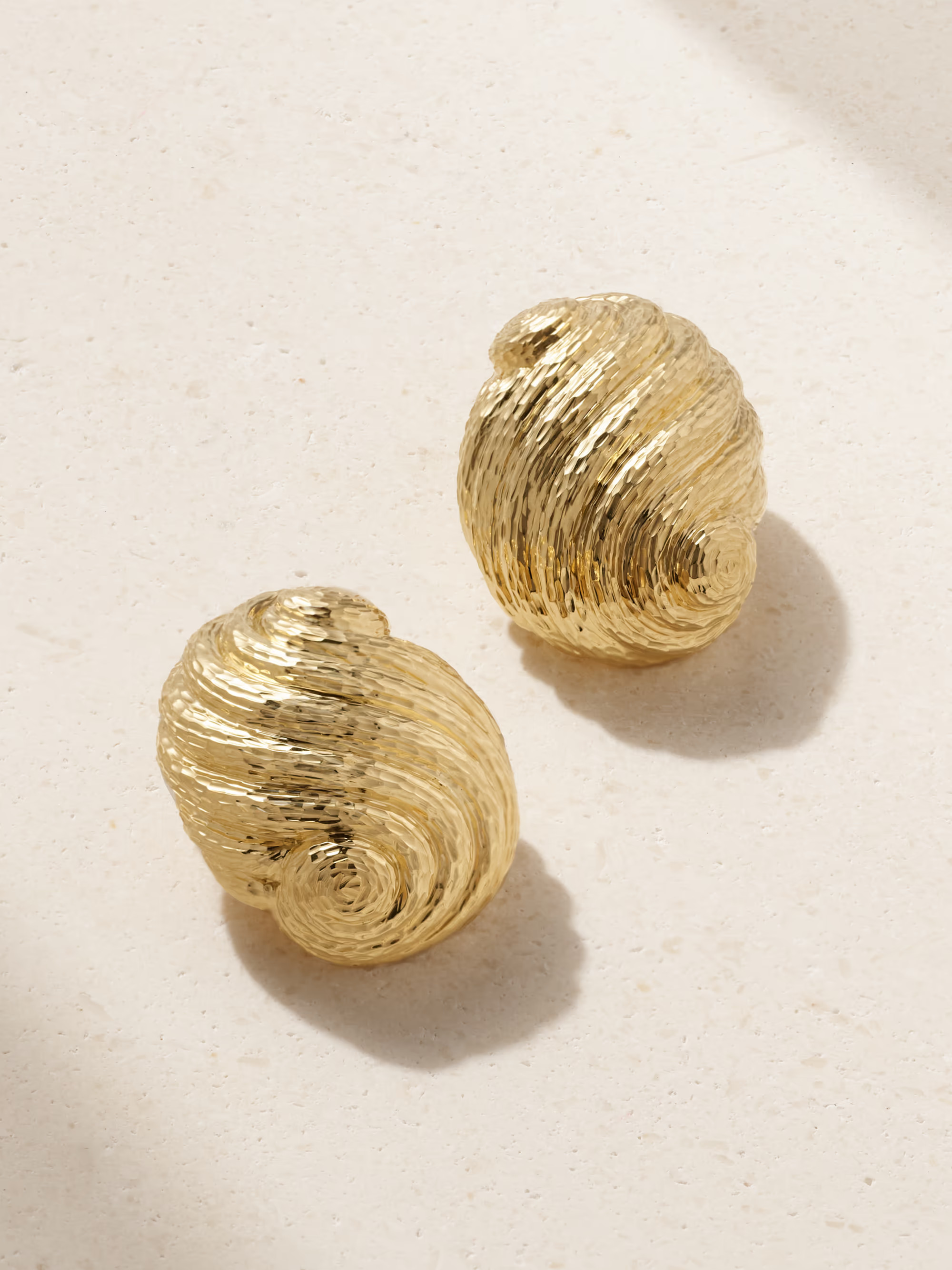 Large Swirl 18-karat gold earrings | NET-A-PORTER (UK & EU)
