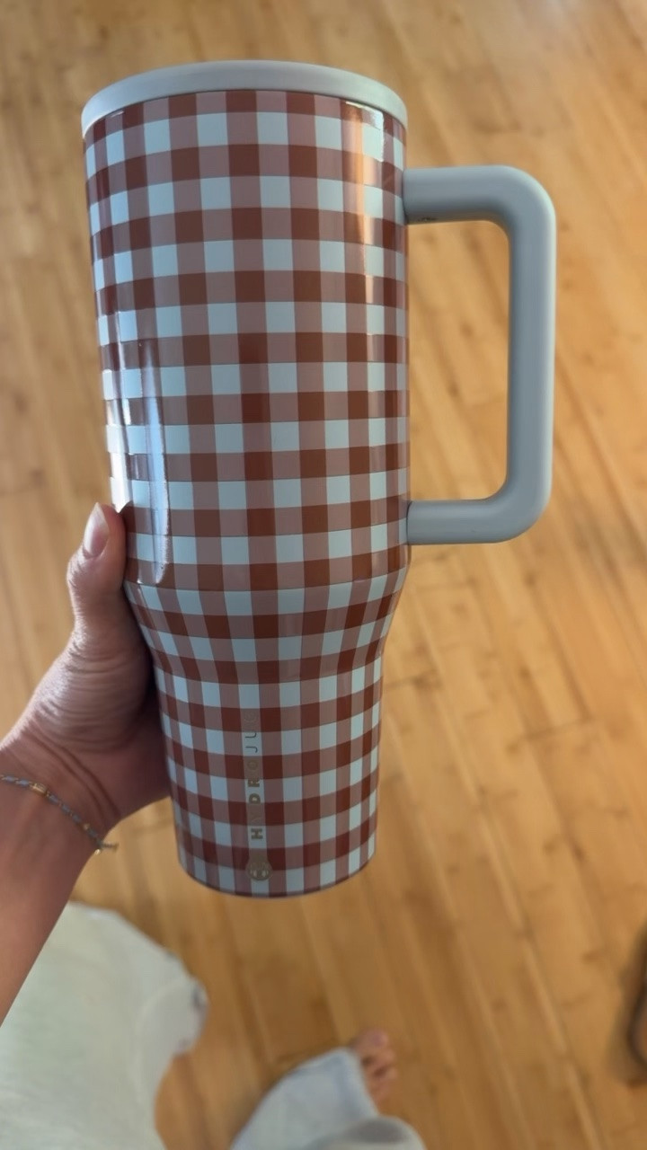 New fall @HydroJug is only available at @Anthropologie and currently on sale!

#LTKSaleAlert
