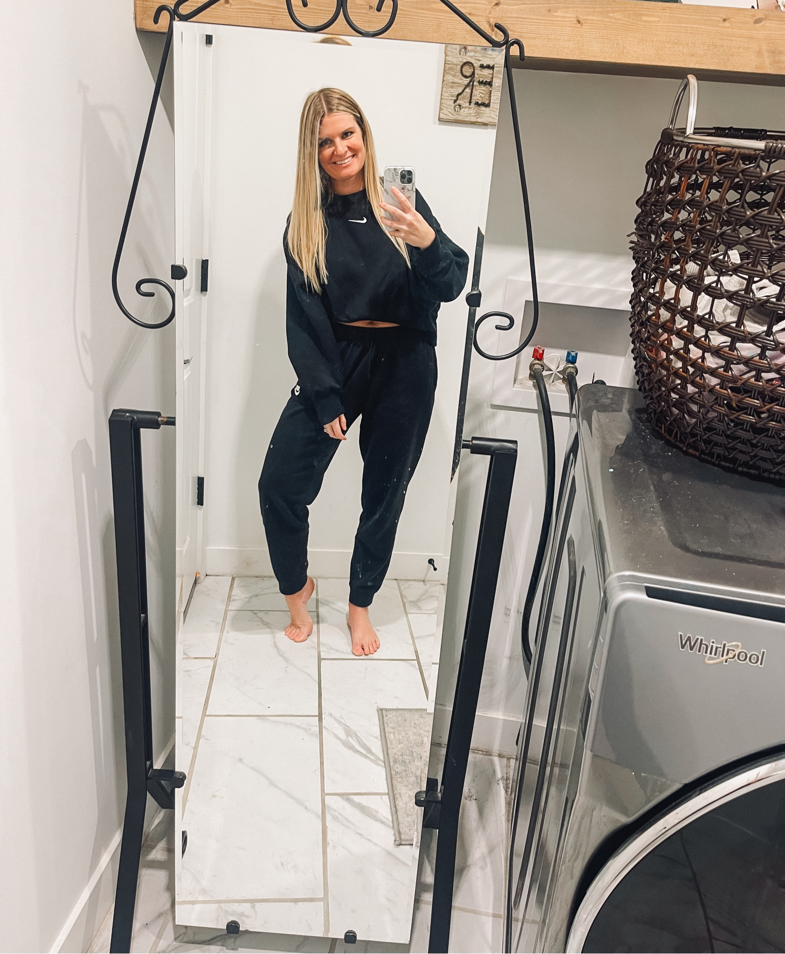 What I wore out in the frozen tundra today! This is one of my top three favorite moments fits! So comfy! So cute! Classic and comfy! 

The best tip! If you click follow and subscribe you'll get alerts when things that you heart drop in price and restock! 😱❤️👏🏼👏🏼🔥💯  

#LTKFitness #LTKFindsUnder100 #LTKStyleTip