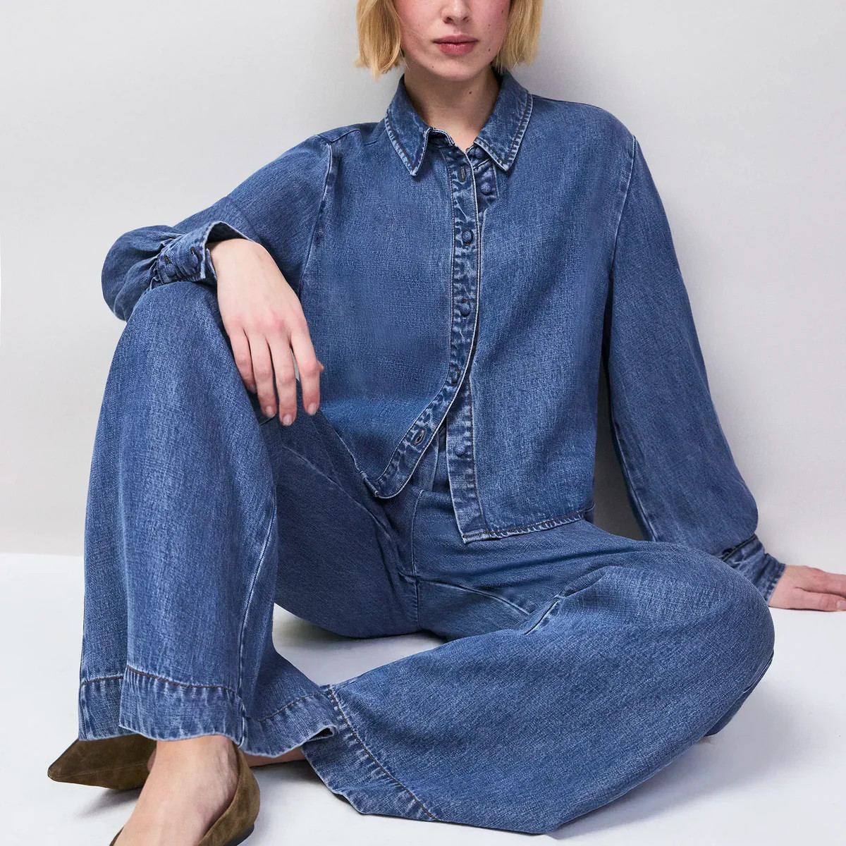 Blue Lyocell Denim Cropped Shirt | Ro&Zo