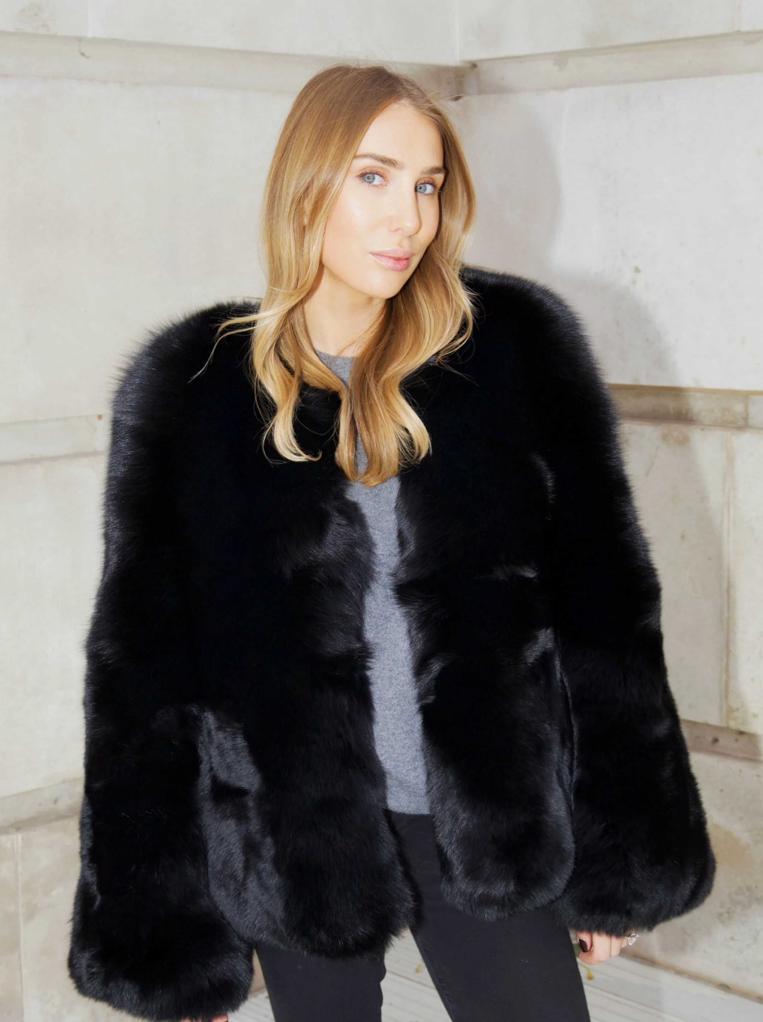 Anouska Coat Black | L.CUPPINI