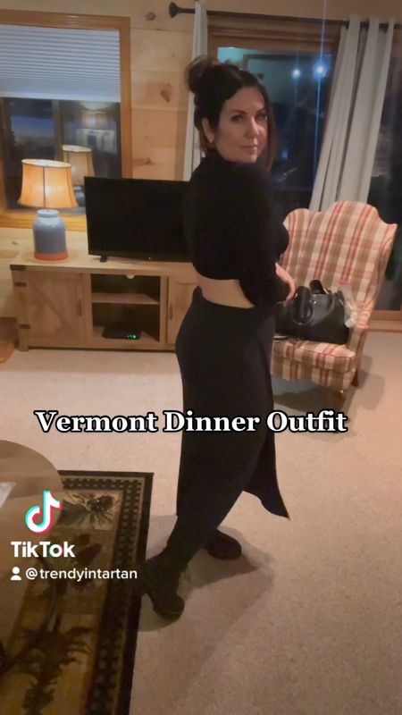 Fall outfits, cozy outfits, Vermont outfit, fall fashion

Sweater maxi skirt with slit, crop mock neck sweater, combat boots, doc martens, plaid crop shacket, plaid fleece jacket

#LTKSeasonal #LTKunder100 #LTKshoecrush