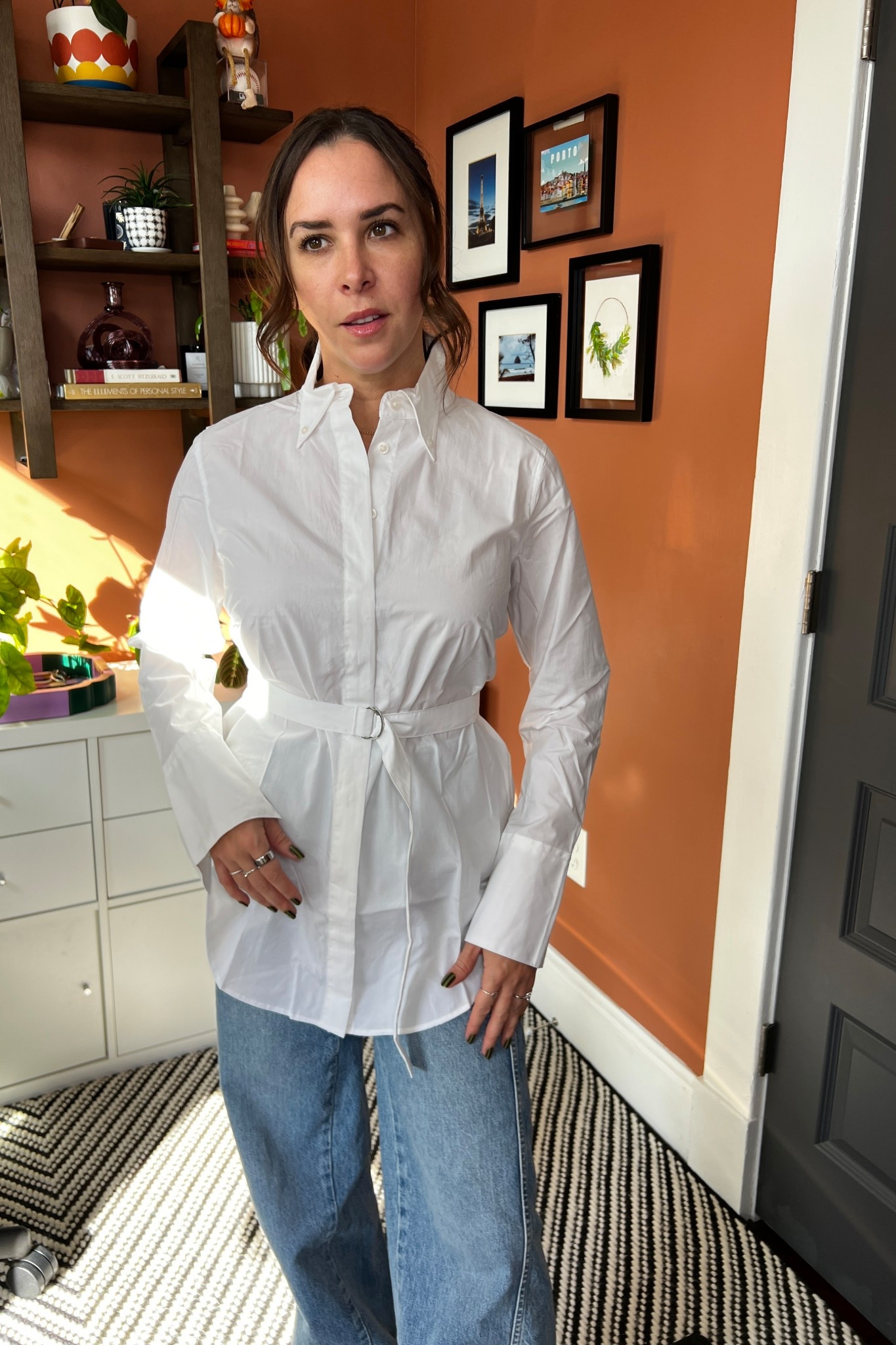 An awesome White buttondown or white tunic that is on sale for under $40!

White button down. White top. Banana republic. sale tops. white top. work top. 

 #LTKSaleAlert #LTKFindsUnder50 #LTKWorkwear