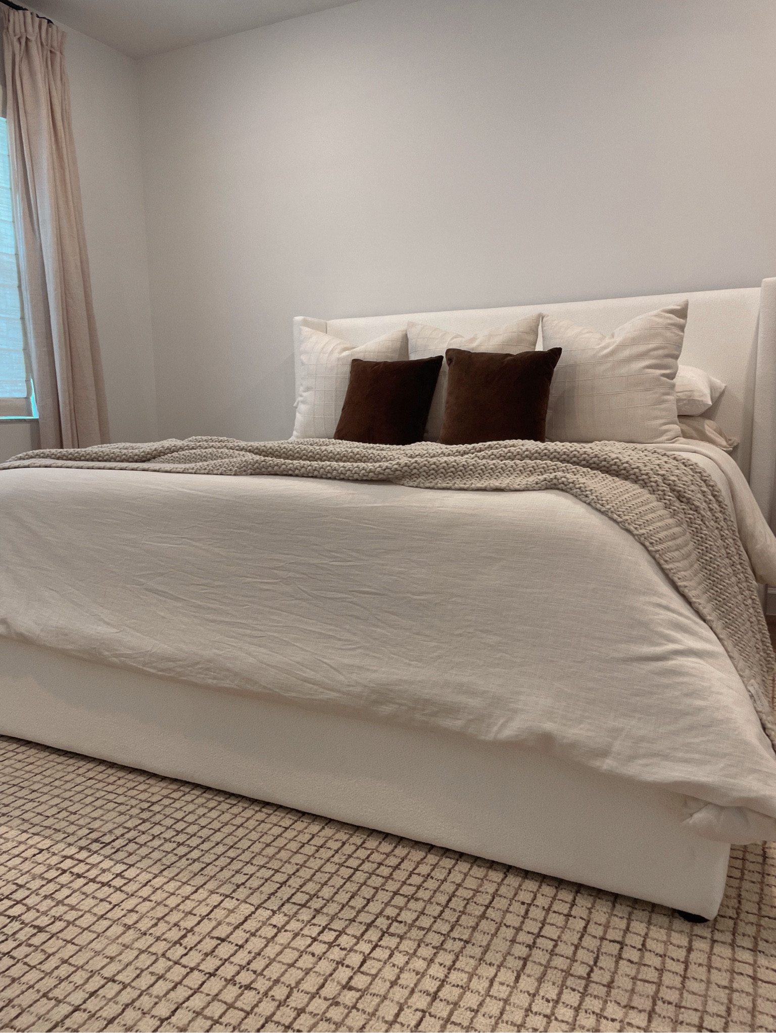 this rug was the perfect addition to the master bedroom🫶🏻🔗

#LTKHome #LTKStyleTip #LTKFallSale