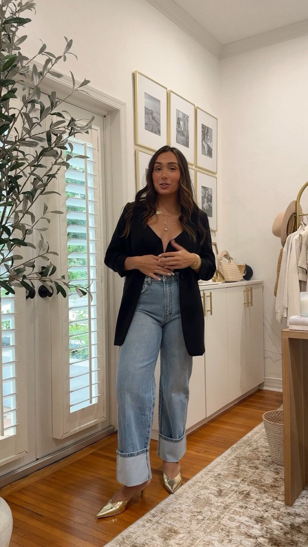 Small blazer, medium bodysuit, 28 jeans (code LAURENPSAVE25 to save)

#LTKFindsUnder100 #LTKFindsUnder50