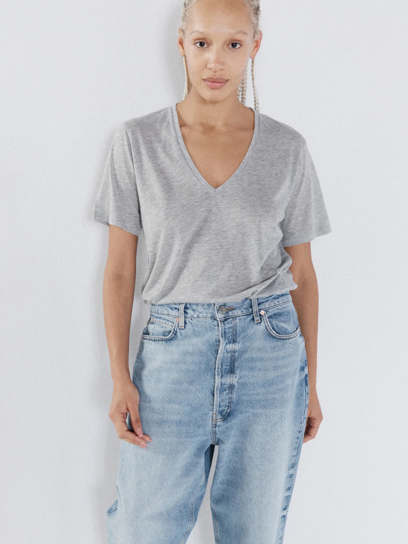 V-neck relaxed fit cotton-blend T-shirt | Raey | Matches (UK)