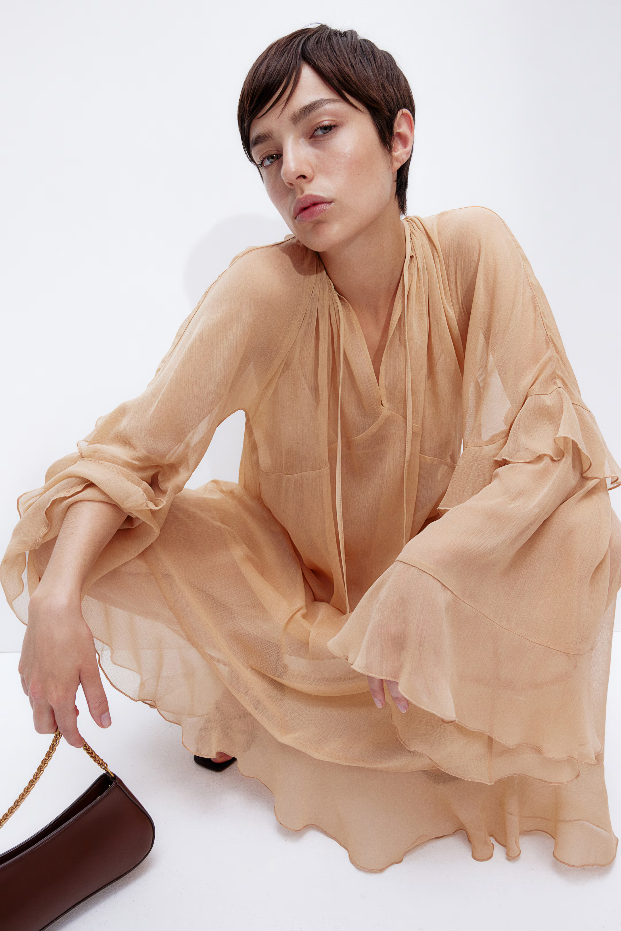 Flounced chiffon dress - Round neck - Long sleeve - Beige - Ladies | H&M GB | H&M (UK, MY, IN, SG, PH, TW, HK)