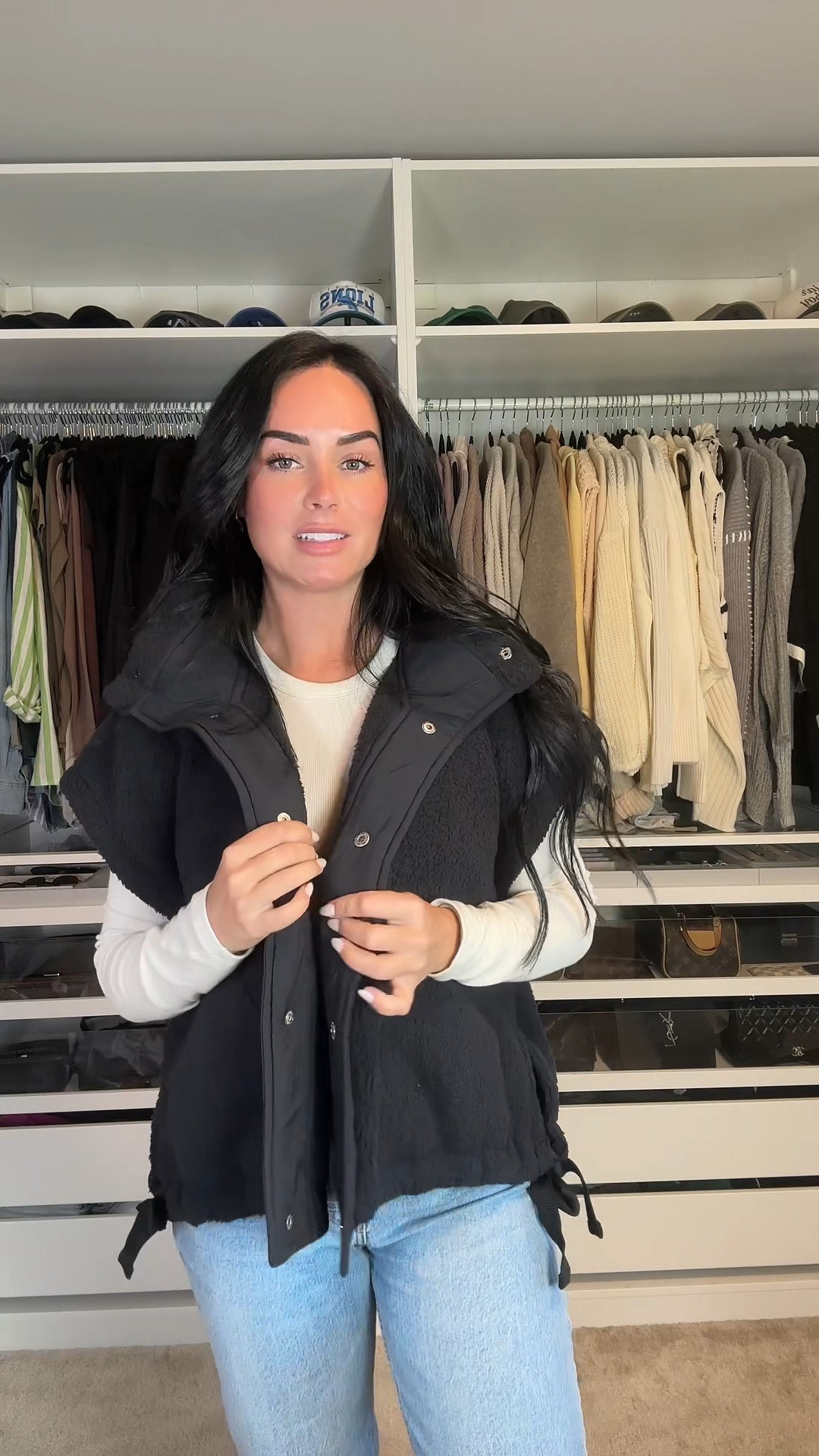 Such a soft & cozy fleece vest for fall 🖤

My sizing 5’7, 145lbs, 32DD
I’m wearing a size 6 top, size small vest, size 26 curve love jeans 

#LTKStyleTip #LTKSeasonal #LTKVideo