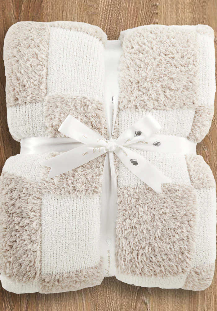 3D Checkered Blanket | The Styled Collection