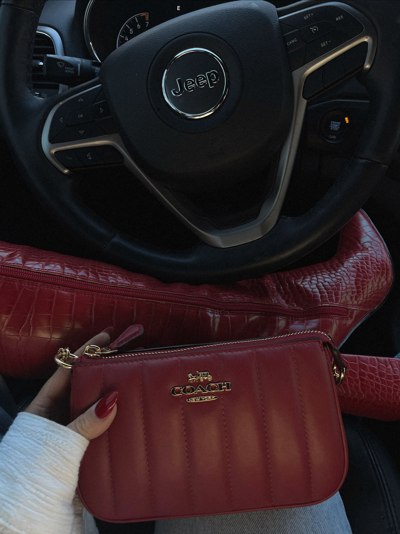Linking my favorite purse boot combo

Red boots, red purse, coach

#LTKfit #LTKunder100 #LTKshoecrush