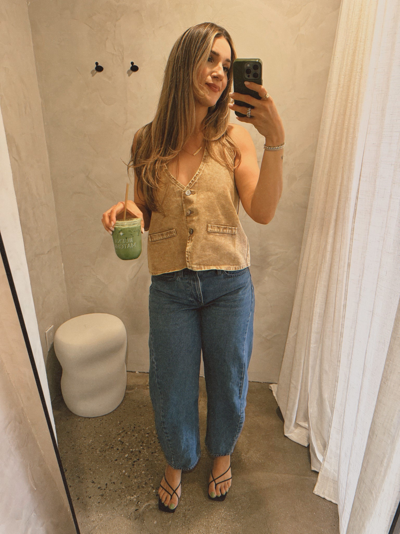 Todays denim fit 
Halter size M
Abercrombie jeans size 27

#LTKFestival #LTKFindsUnder100