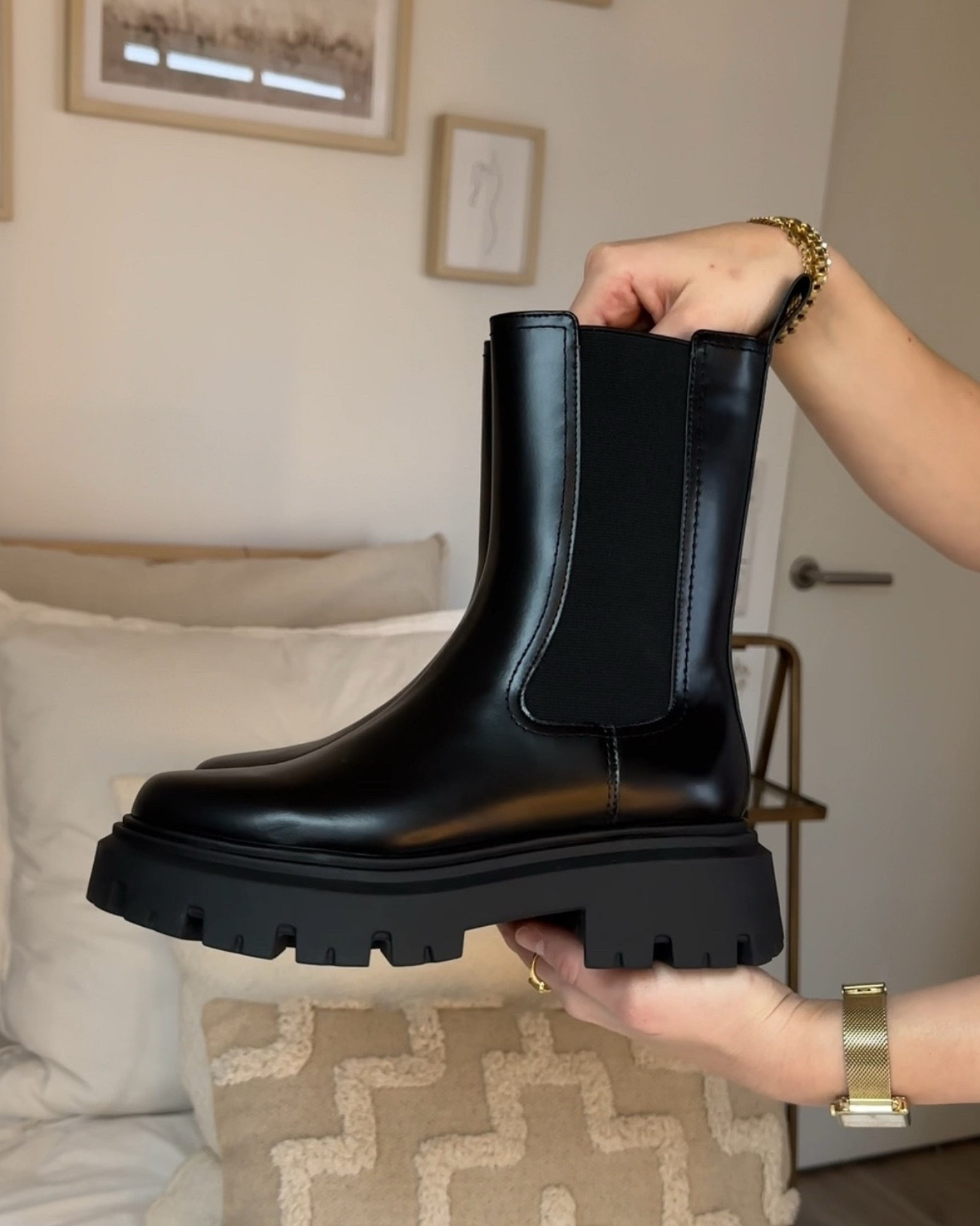 Perfect chunky autumn boots by H&M! 🖤

H&M boots, chelsea boots, black boots

#LTKautumn #LTKstyletip #LTKshoes