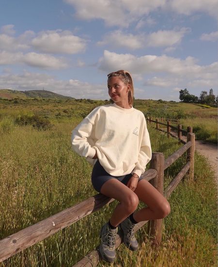 spring outdoor look 🌾

cream crewneck sweatshirt, gray fitted shorts, adanola ultimate cropped shorts, tank top bra, sports bra, athletic fit, workout fit, hiking look

#LTKstyletip #LTKfit #LTKunder100