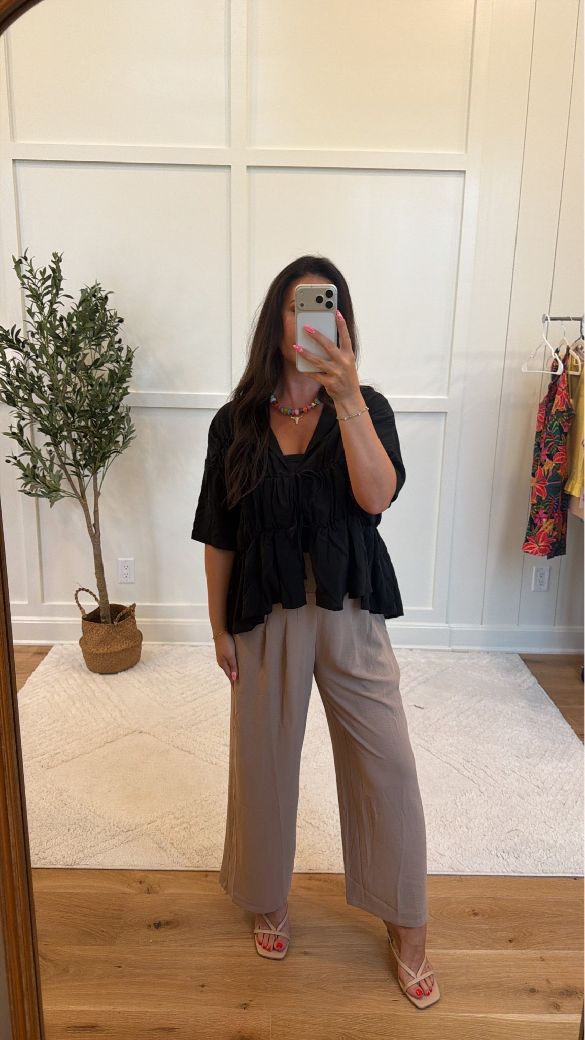 Black Babydoll Top + Wide Leg Pants
Effortlessly chic and so comfortable! This flowy black top paired with these neutral wide-leg pants is the perfect elevated everyday look you'll reach for all season long. 🖤🤎
#LTKStyle #LTKFashion #NeutralStyle #EverydayOutfit #WideLegPants #CasualChic #FallStyle #OOTD #StyleInspo #LTKFinds

#LTKSeasonal #LTKstorytime #LTKmomlife