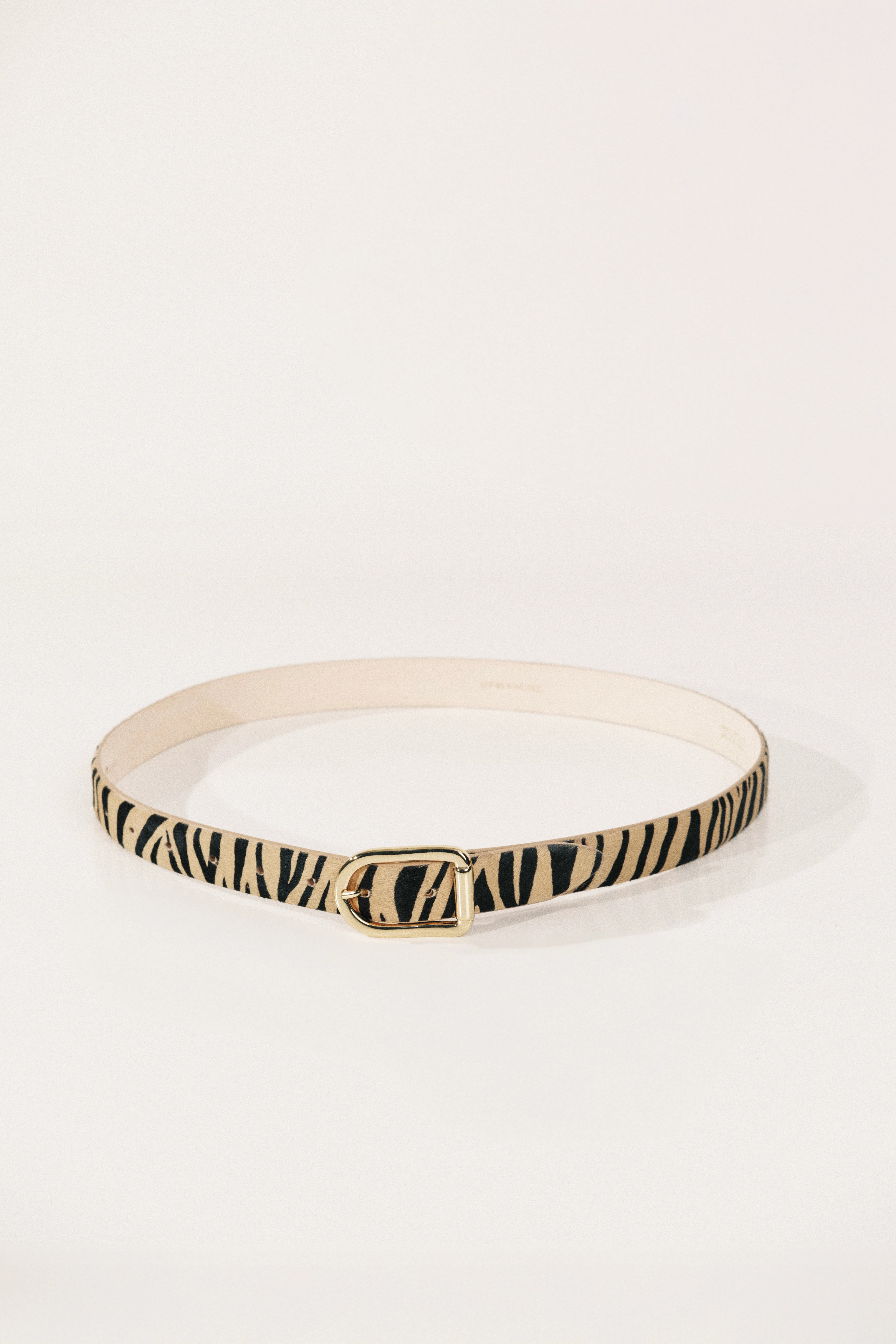 Mija Zebra | Déhanche