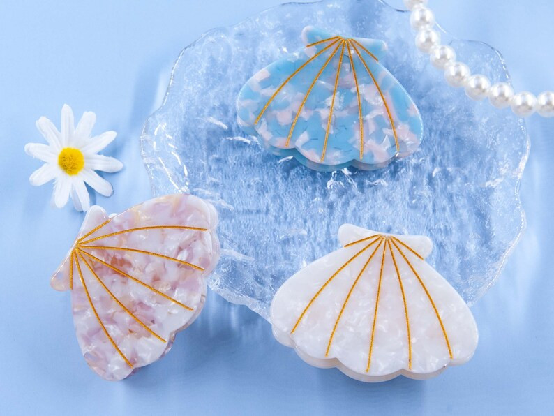 Medium Sea Shell Metal Hair Claw Clip/ Vacation Hair Clip/ Gift for Her/Mother's Day Gift | Etsy (US)