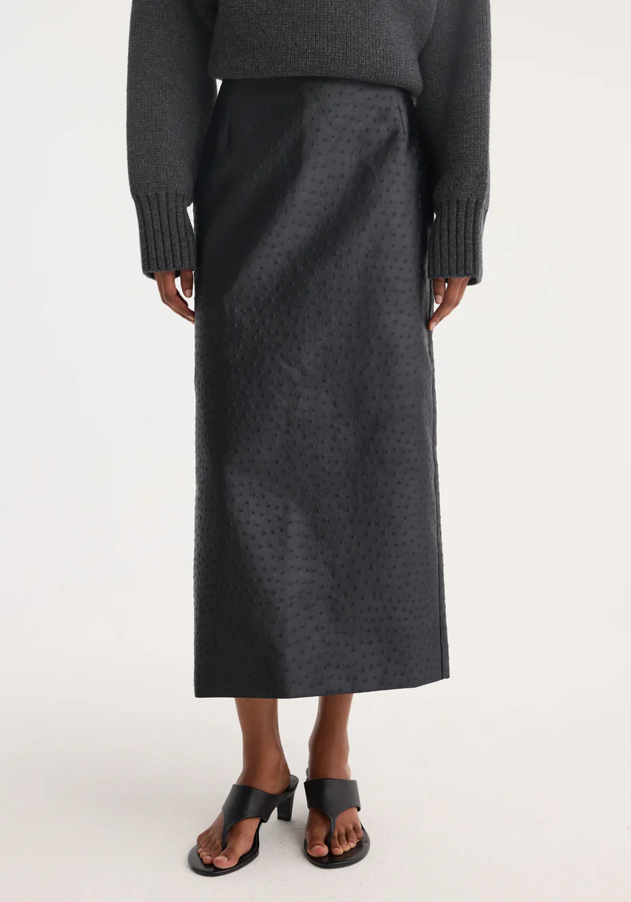 ostrich satin column skirt | black | Rohe