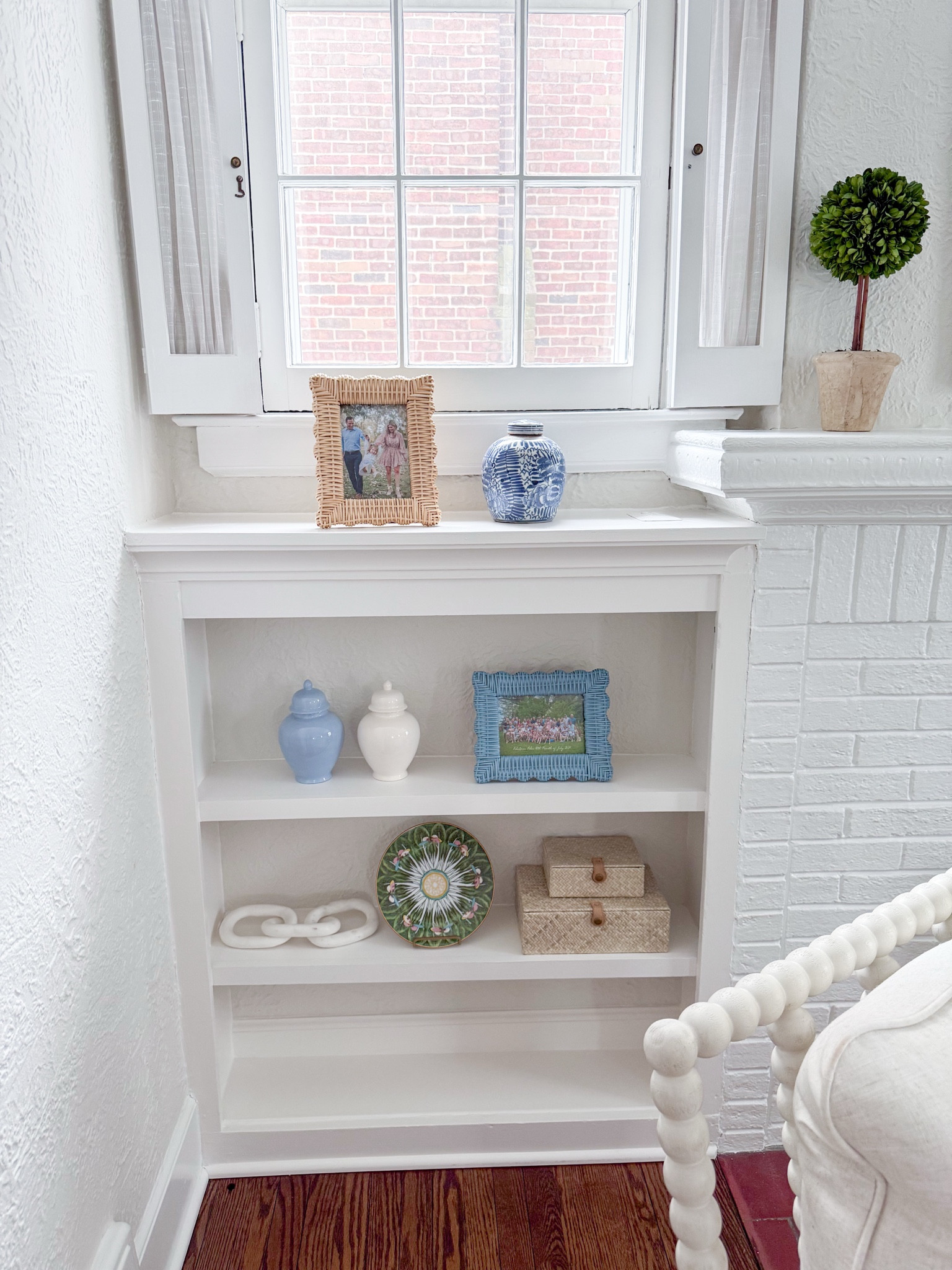 Bookshelf styling 

#LTKFindsUnder50 #LTKHome #LTKFindsUnder100