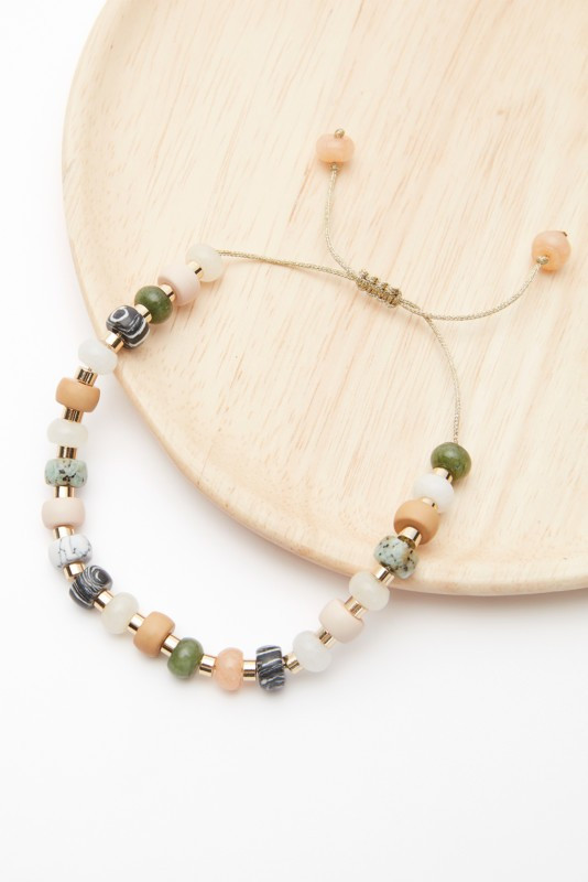 EVEREVE Rollins Natural Stone Pull Bracelet | EVEREVE | Evereve