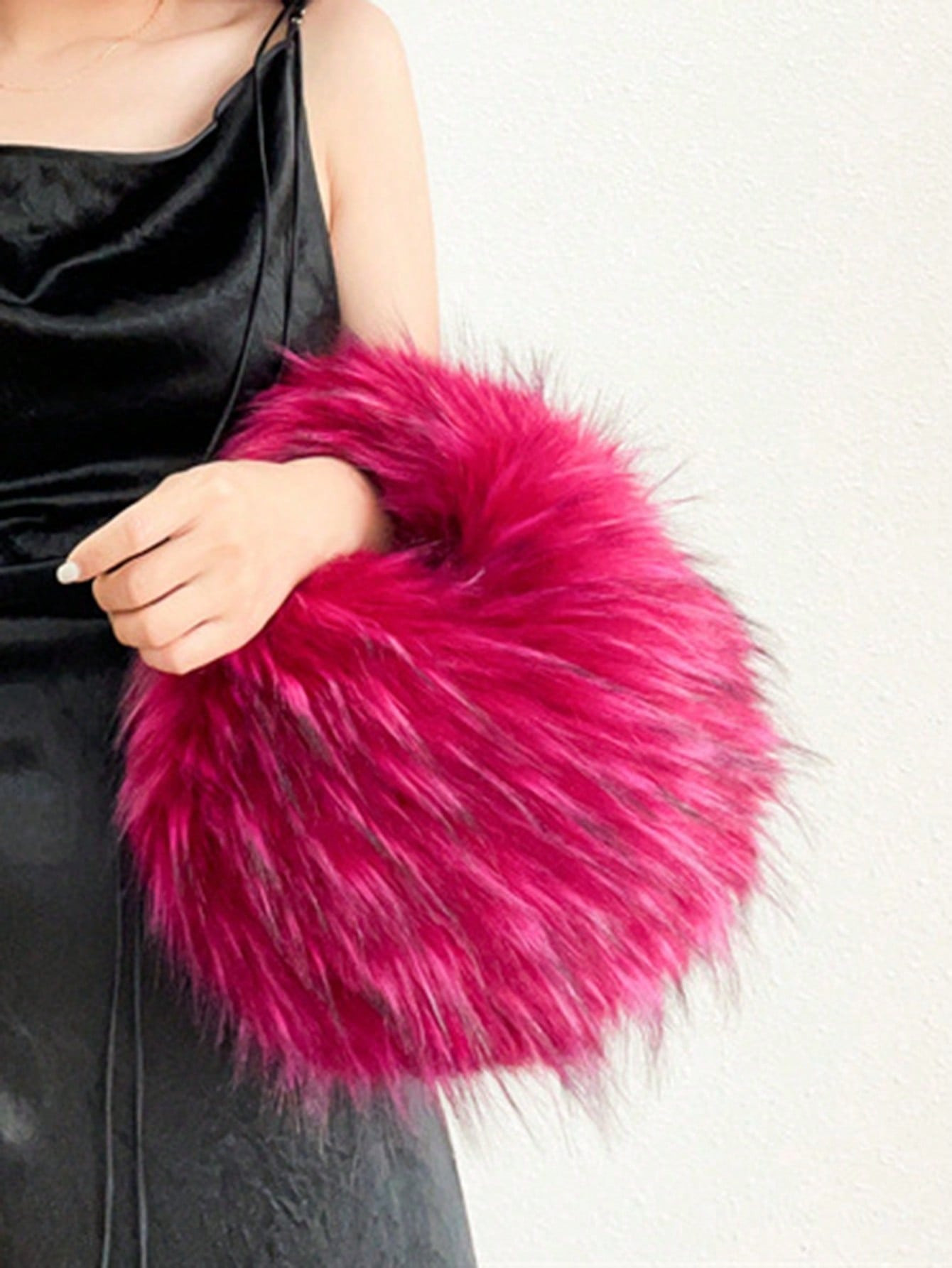 1pc New Faux Mink Fur Women Handbag, Fluffy Round Ball Design, Trendy Y2K Chic Clutch Bag | SHEIN