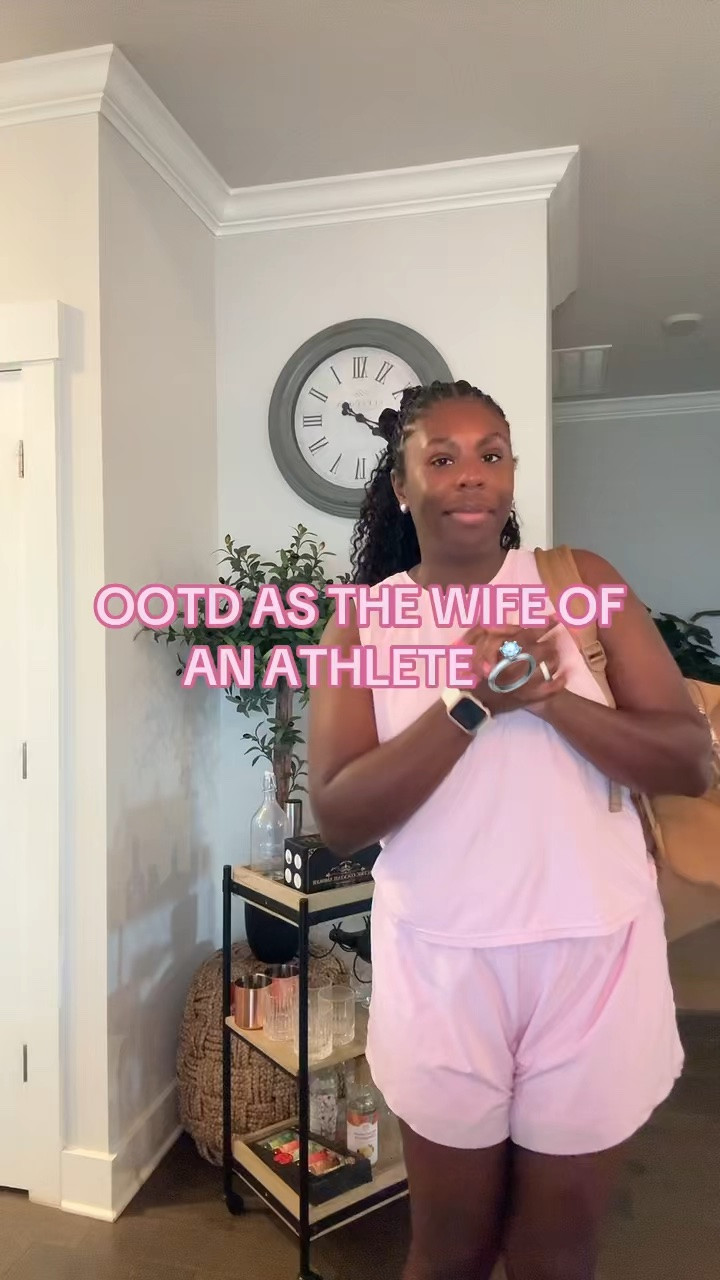 The most perfect matching workout set

#LTKmomlife #LTKMidsize #LTKActive