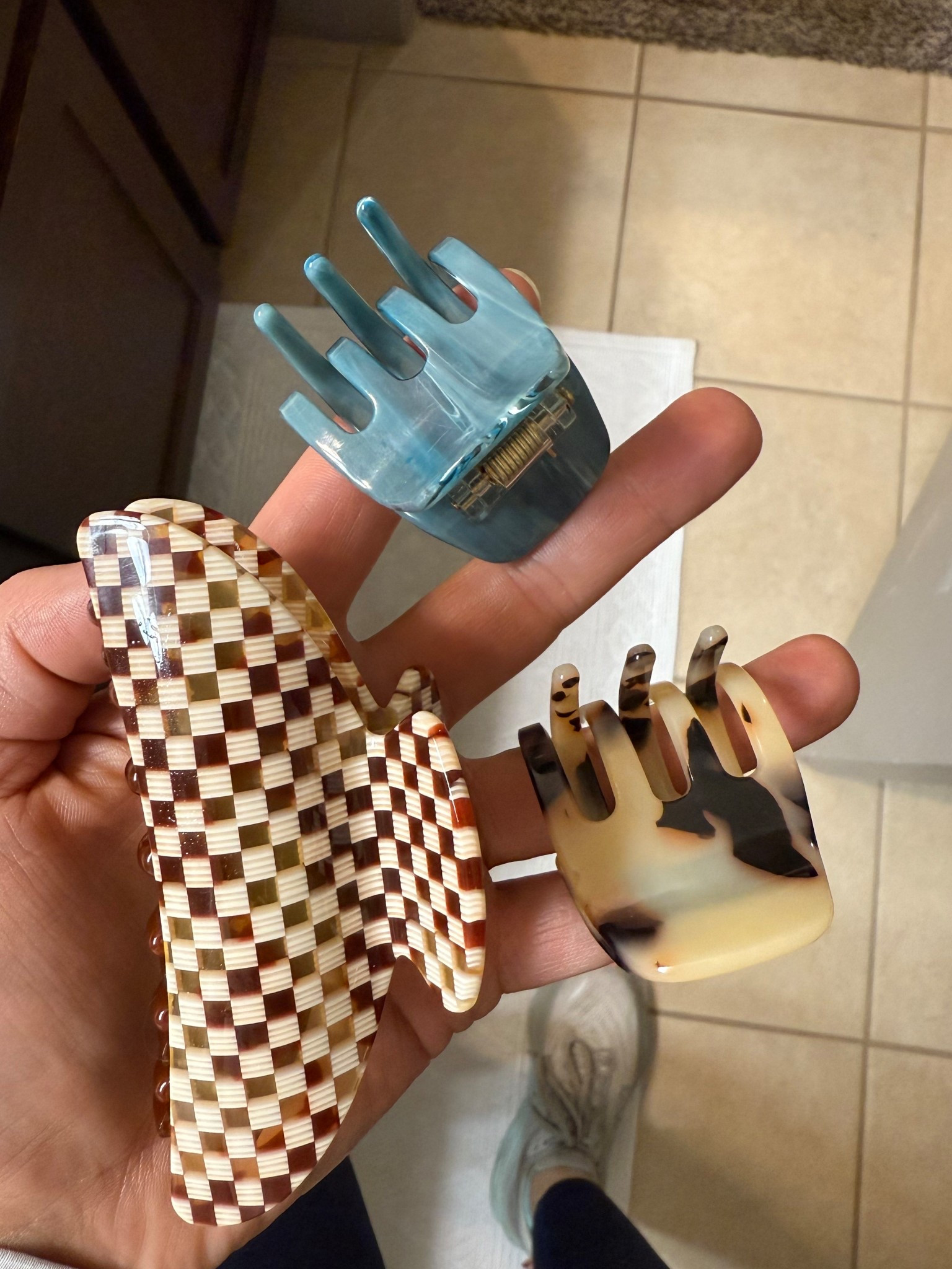 No matter your hair type, these stay put! 