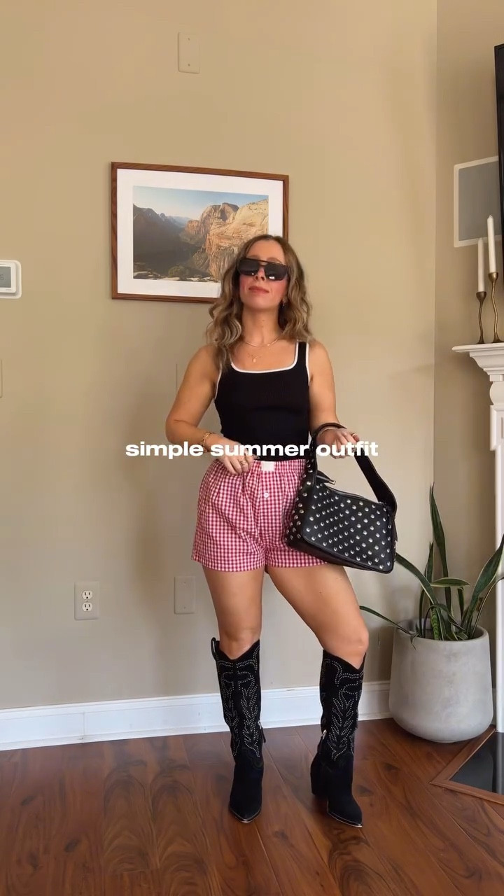 Easy summer outfit idea 🍓🖤

#ootd #fourthofjulyoutfit #summeroutfit #summerfashion #outfitideas
Fourth of July outfit, summer fashion trends, Americana fashion, casual outfit, cowboy boots outfit, boxer shorts outfit