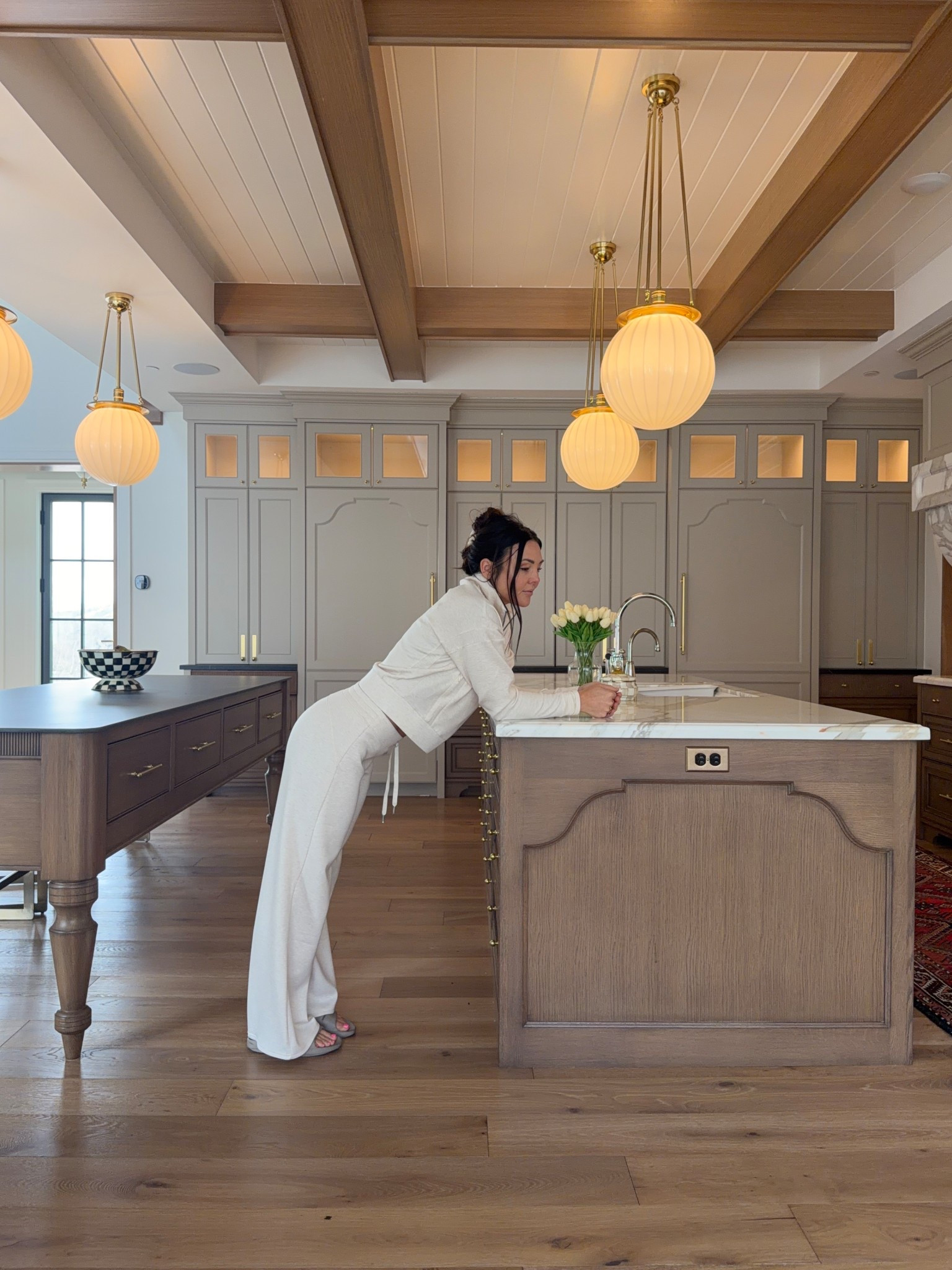 Kitchen pendants 
Brass outlet covers 
Best loungewear that is so comfy and flattering. Some colors on sale 
Faux tulips that look real 
The most comfy slides you’ll ever wearr

#LTKSaleAlert #LTKHome