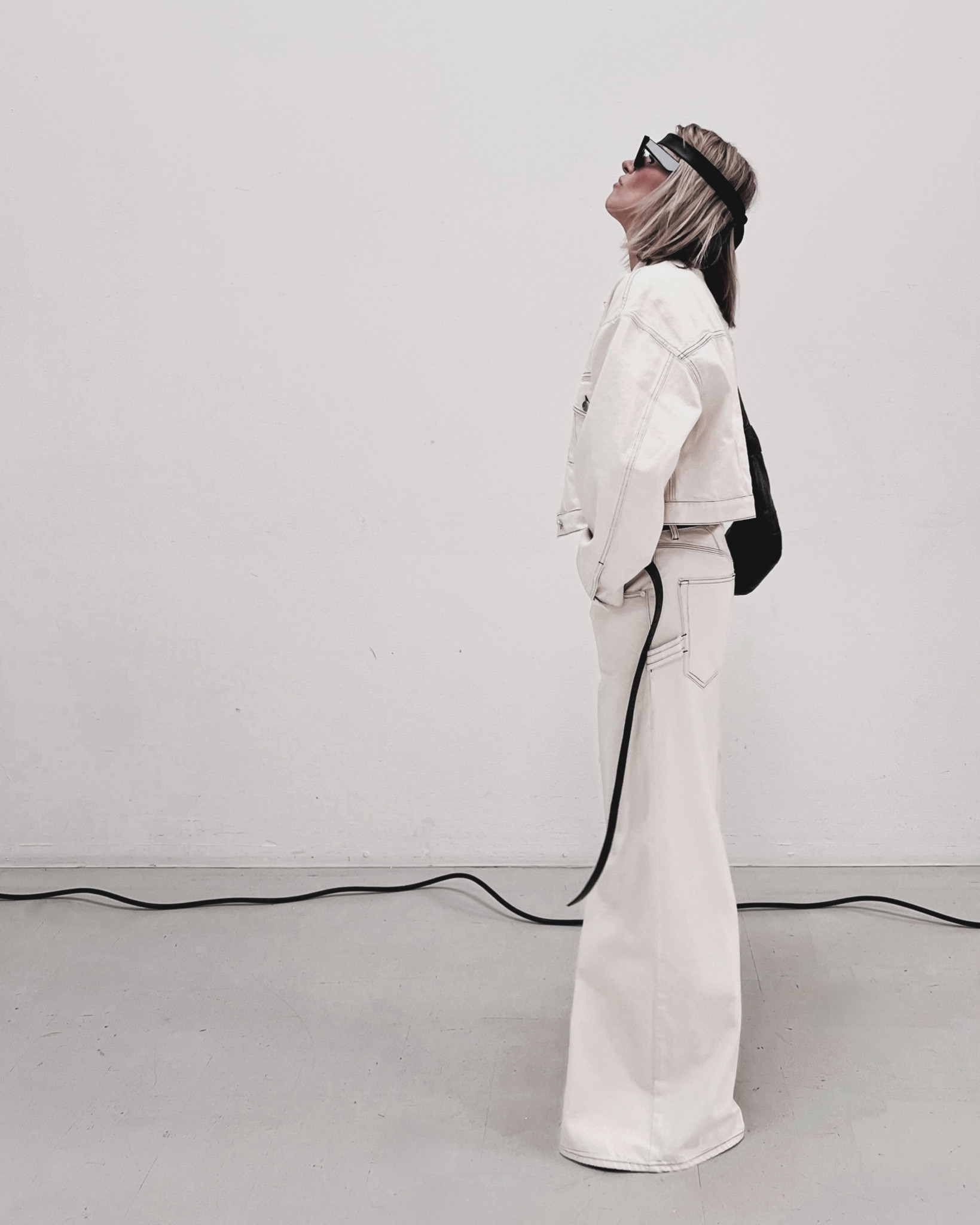 I’m wearing the ecru workwear-inspired wide-leg denim together with the matching boxy jacket.

The bottoms are available in two different lengths. That’s great if you’re looking for a real floor sweeping length, like I always do. Wearing a 28/32 (bottoms) and XL (jacket) ✔️

This denim set is part of the eco-denim line A BETTER BLUE. The denim used is partially made from post-consumer cotton sourced from worn garments 🌱



#LTKeurope #LTKdeutschland #LTKsummer