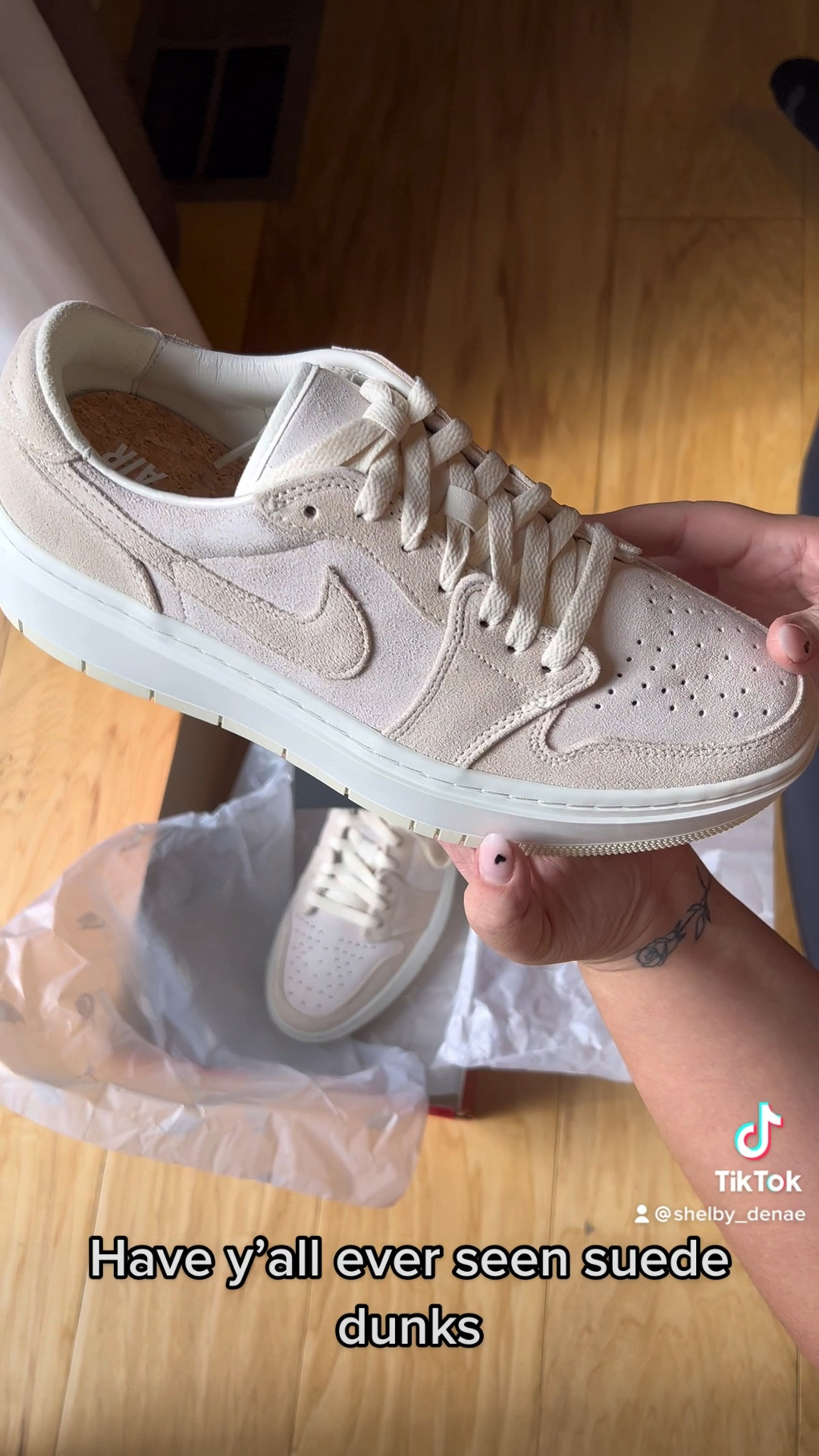 NUDE SUEDE DUNKS 😍😍🖤

#LTKSeasonal #LTKshoecrush #LTKstyletip