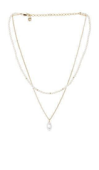 Ettika Pacific Pearl Layered Necklace in Metallic Gold. | Revolve Clothing (Global)