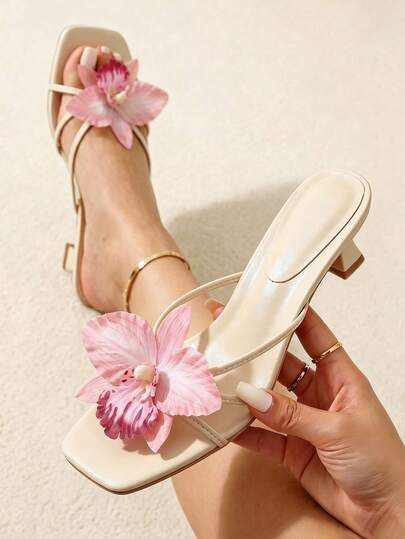 Planare New Women's Fashion Summer Casual Vacation Style Floral Decor Slip-On Square Toe Kitten Heel Sandals, Beige + Pink Flower (Flower Direction Random) | SHEIN