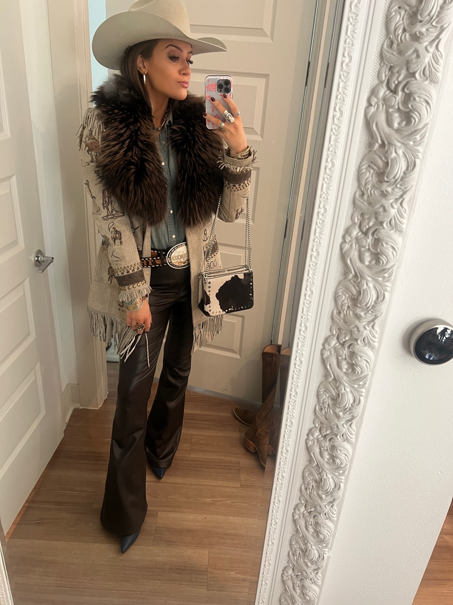 Favorite leather pants! 🤎 so flattering, boot cut and my favorite color! 