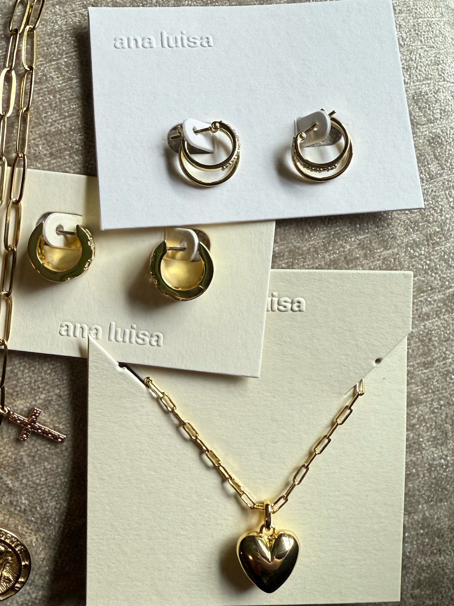 Ana Luisa NY’s jewelry is designed in New York & ideal because it’s not only fun & beautiful but water resistant, hypoallergenic, tarnish proof, & carbon neutral. Check them out 🥰 #analuisany
#AnaLuisa #AnaLuisaAmbassador #ad @analuisany

#LTKSaleAlert #LTKGiftGuide