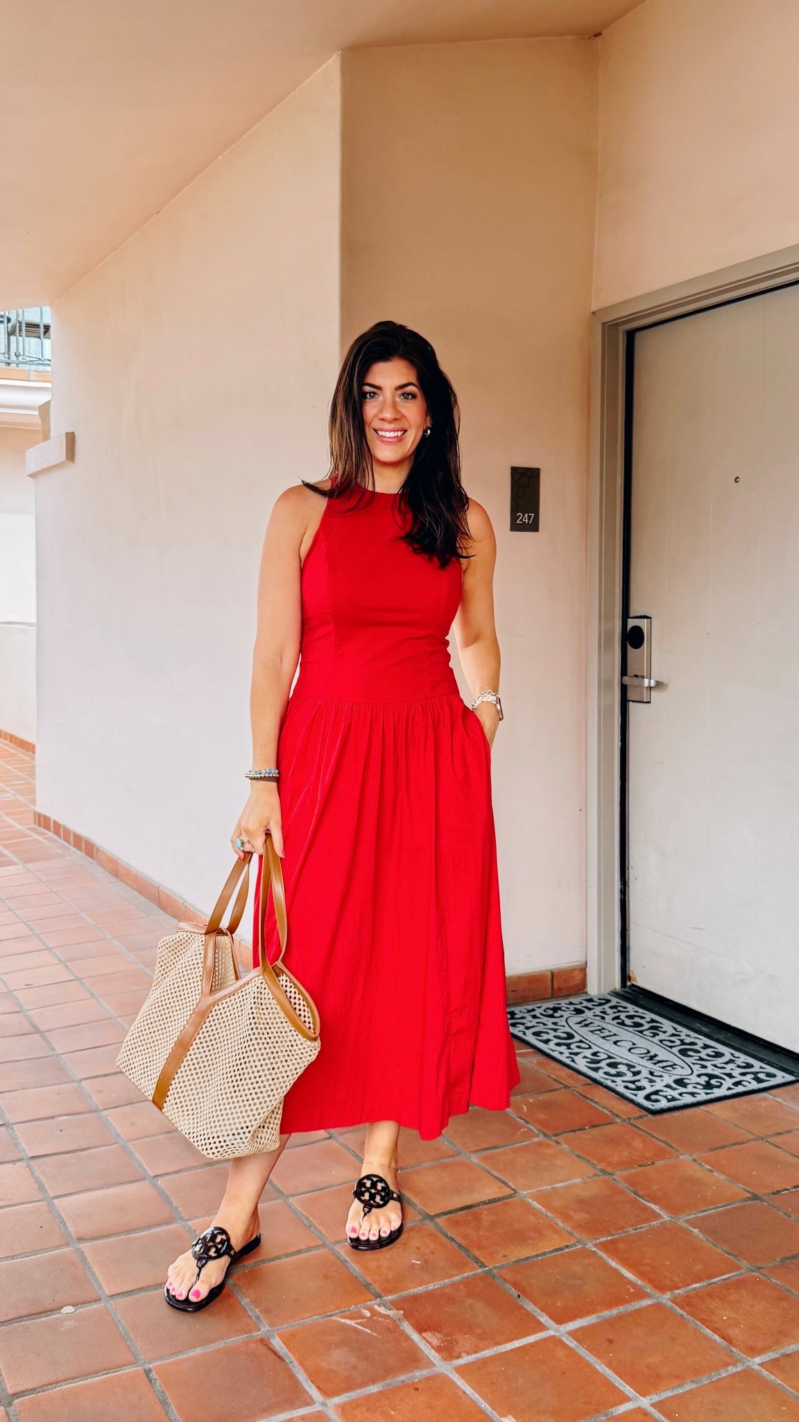 The dress thumbnail looks like a coat fyi
In a medium regular dress
Medium regular jumpsuit (code Meghanxspanx) 

#LTKTall #LTKOver40 #LTKMidsize