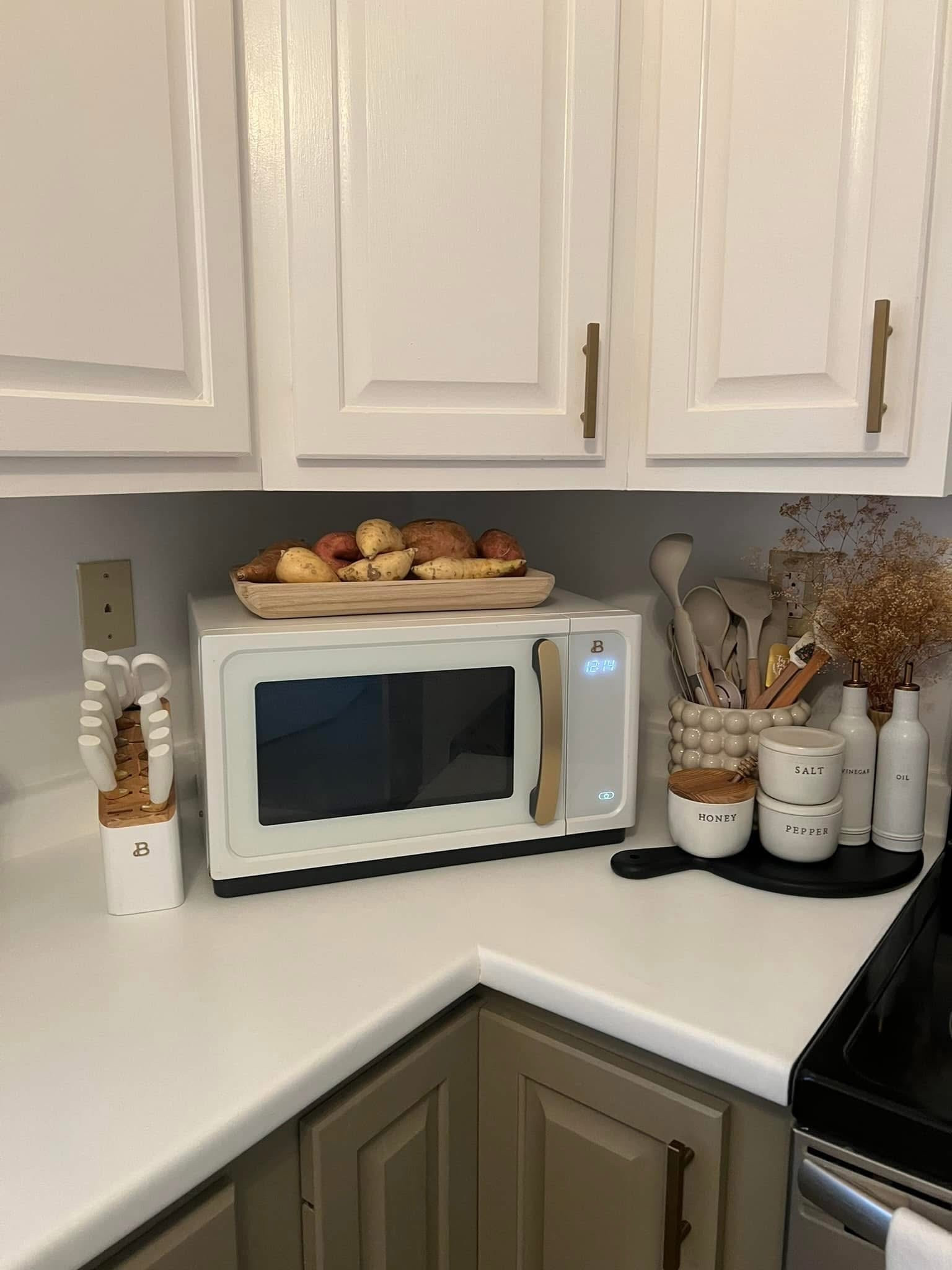 My favorites from @drewbarrymore @beautifulbydrew #drewbarrymore #walmsrt #ad #beautifulbydrew

#LTKOver40 #LTKHome