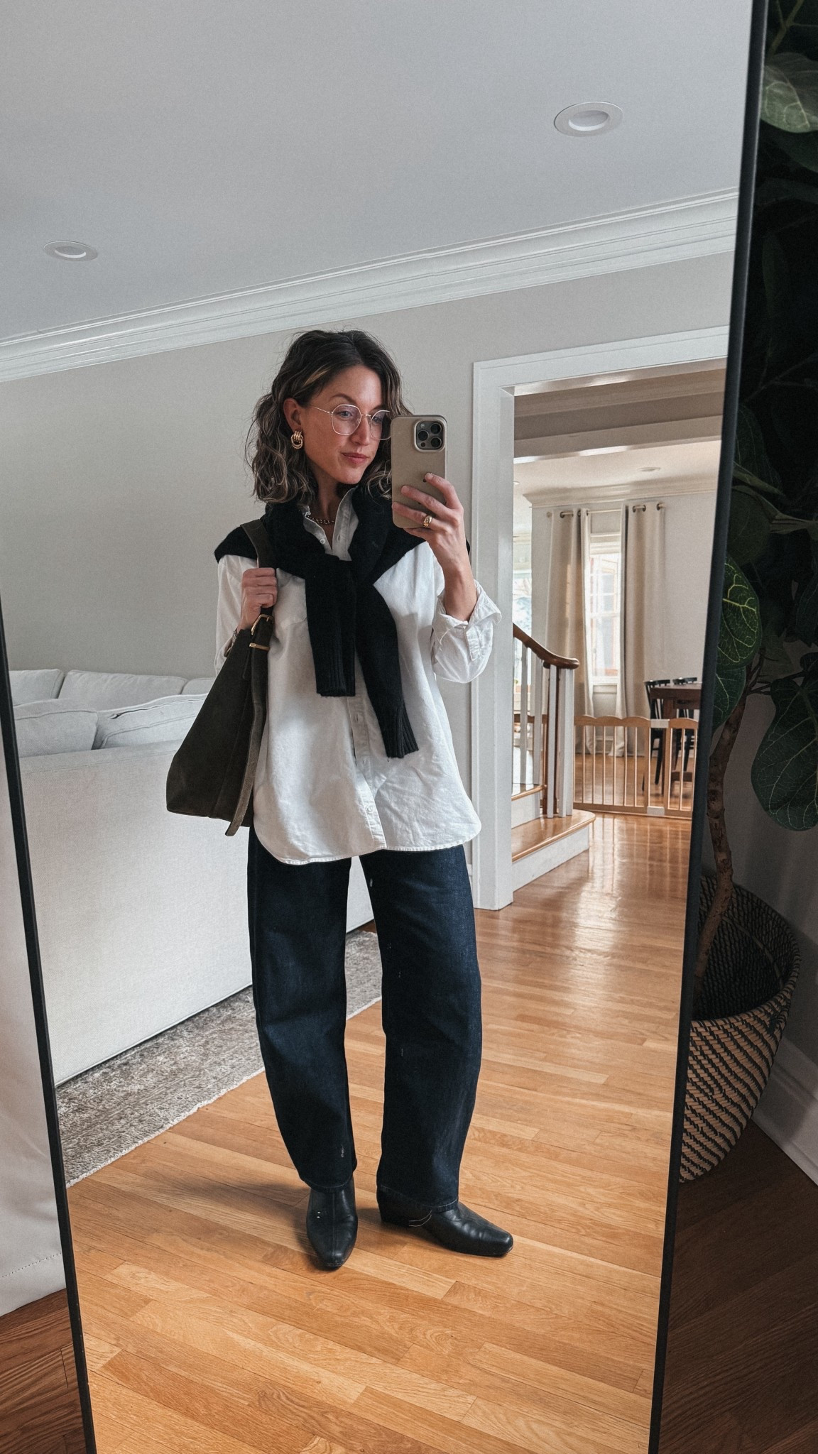 Look of the Day // 1.20

Sézane shirt, 0, I took a size down. Quince sweater, XS, TTS for an oversized fit. Madewell denim, 24P, size up. Bared Footwear boots, TTS. Madewell bag. Heaven Mayhem earrings. Parker Necklace from Sela Designs, ASHLEYROHR10 for 10% off. Warby Parker glasses. Mejuri ring  

#LTKOver40 #LTKPetite #LTKootd