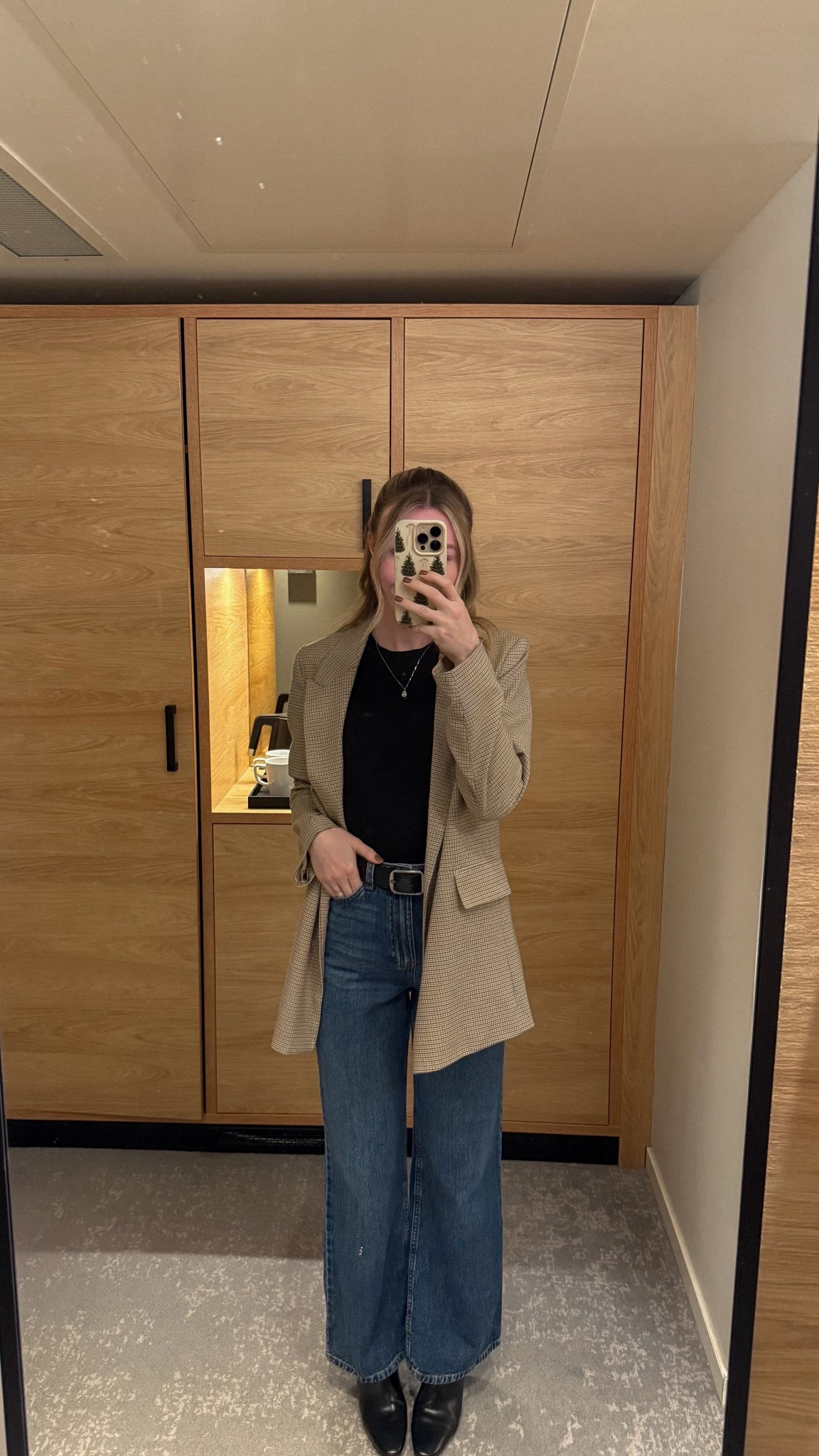 Bodysuit is old Zara and belt is Temu! Boots are old H&M. Wearing XS or size 6 in everythingg