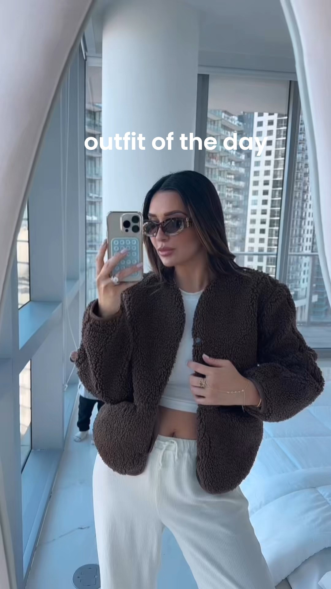 Outfit of the day 🤎 shop my jewels @havas.jewels on IG… everything else is linked below xx

#LTKootd