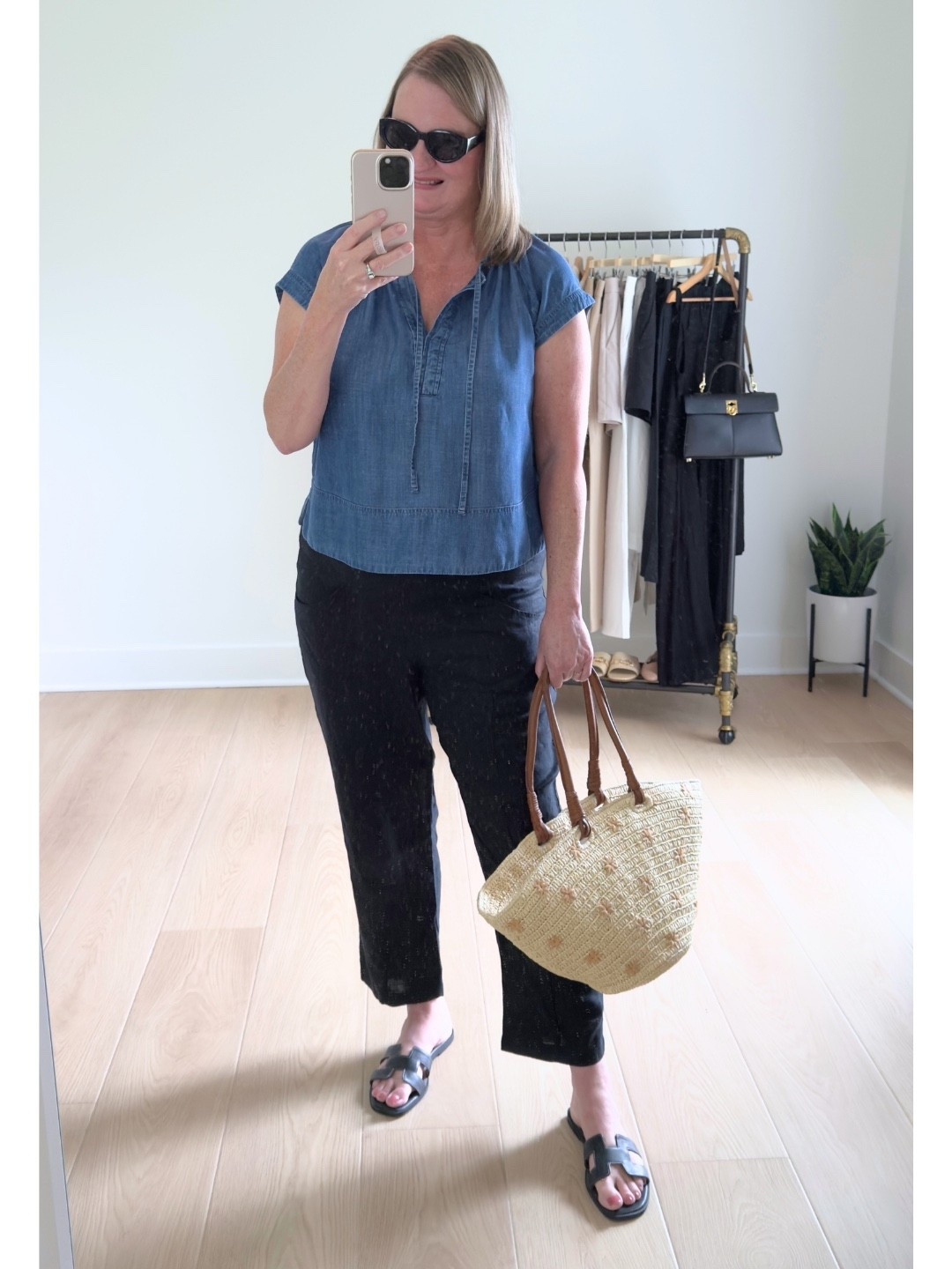 My outfit of the day, running errands ✔️ Mixing cotton and linen, black and blue colors and a straw tote.

My measurements: 5'9", approx. 180 lbs, size 12, Large.

#fasionover40  #styleover40  #midsize #size12 #linenpants

#LTKootd #LTKOver40 #LTKMidsize
