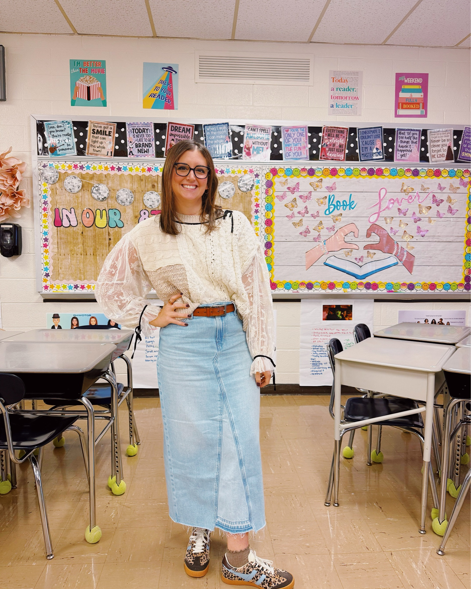 Today’s teacher outfit was comfy and trendy. My outfit, statement sleeves, and maxi denim skirt are giving early 2000s and I’m not mad! 

Sweater is #anthropologie #nuuly in a medium

Skirt is a size 4 from #oldnavy 

Shoes are golas from #anthropologie

My sweater is last season, but I tried to link two that have similar vibes! 



#LTKWorkwear #LTKootd #LTKFindsUnder100