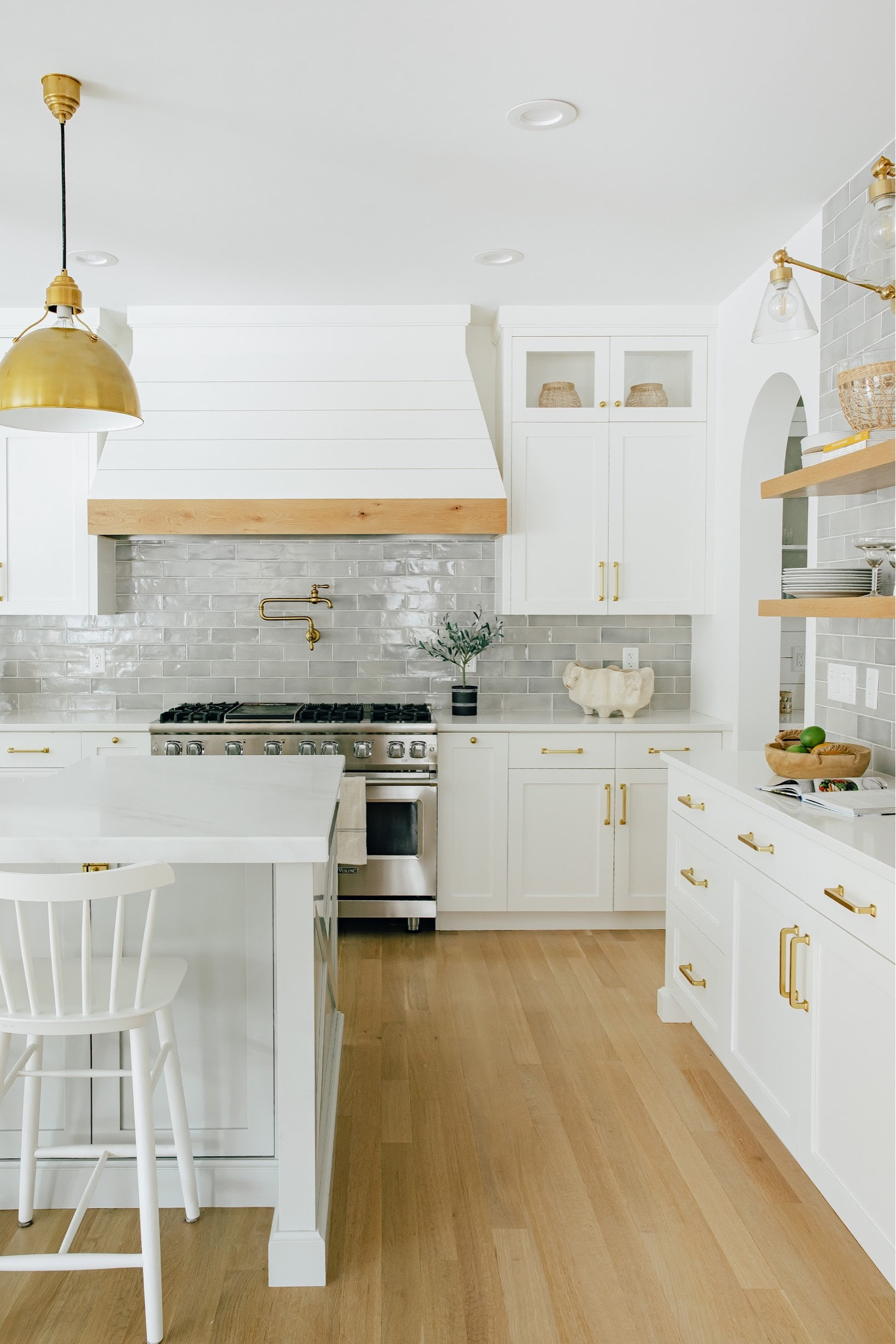 You can find all the details on HomeBunch.com today!

Interior Design: GLDESIGN (@gldesignhome)

Photography: @fvi_photo.