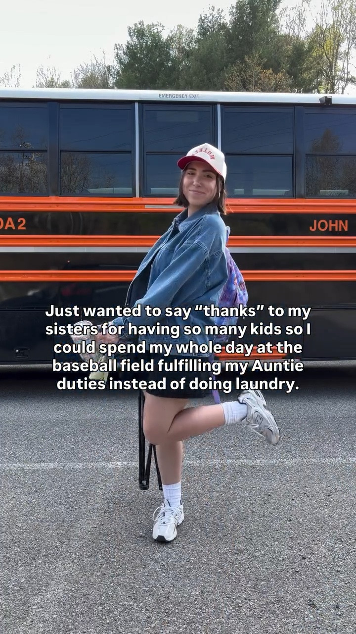 No sarcasm at all, I hate folding laundry 🤷🏻‍♀️🤪

Hat: @funkyjunque