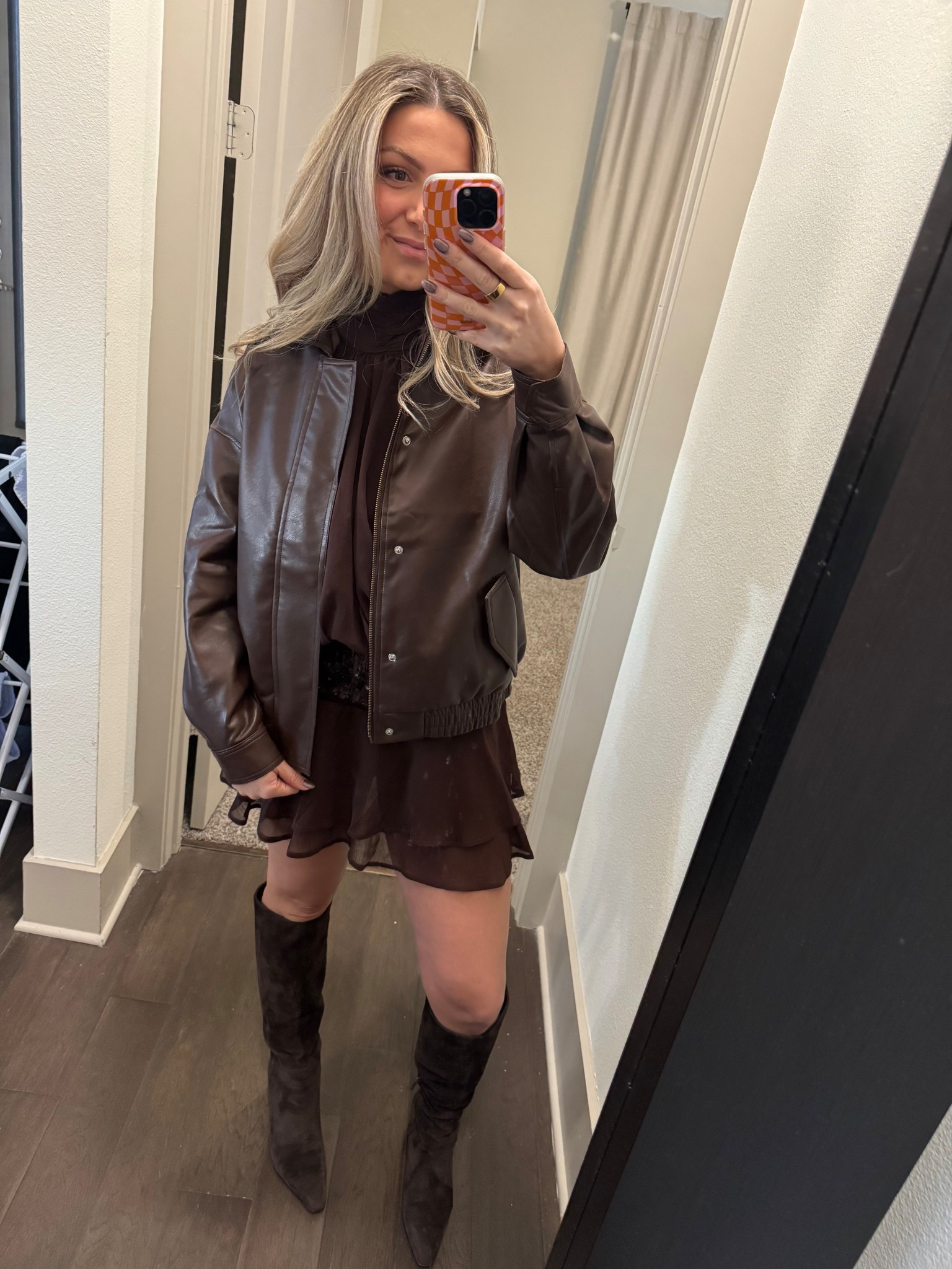 Night out 🪩🤎✨🍸
Brown mini dress
Brown leather jacket 


#LTKFindsUnder100