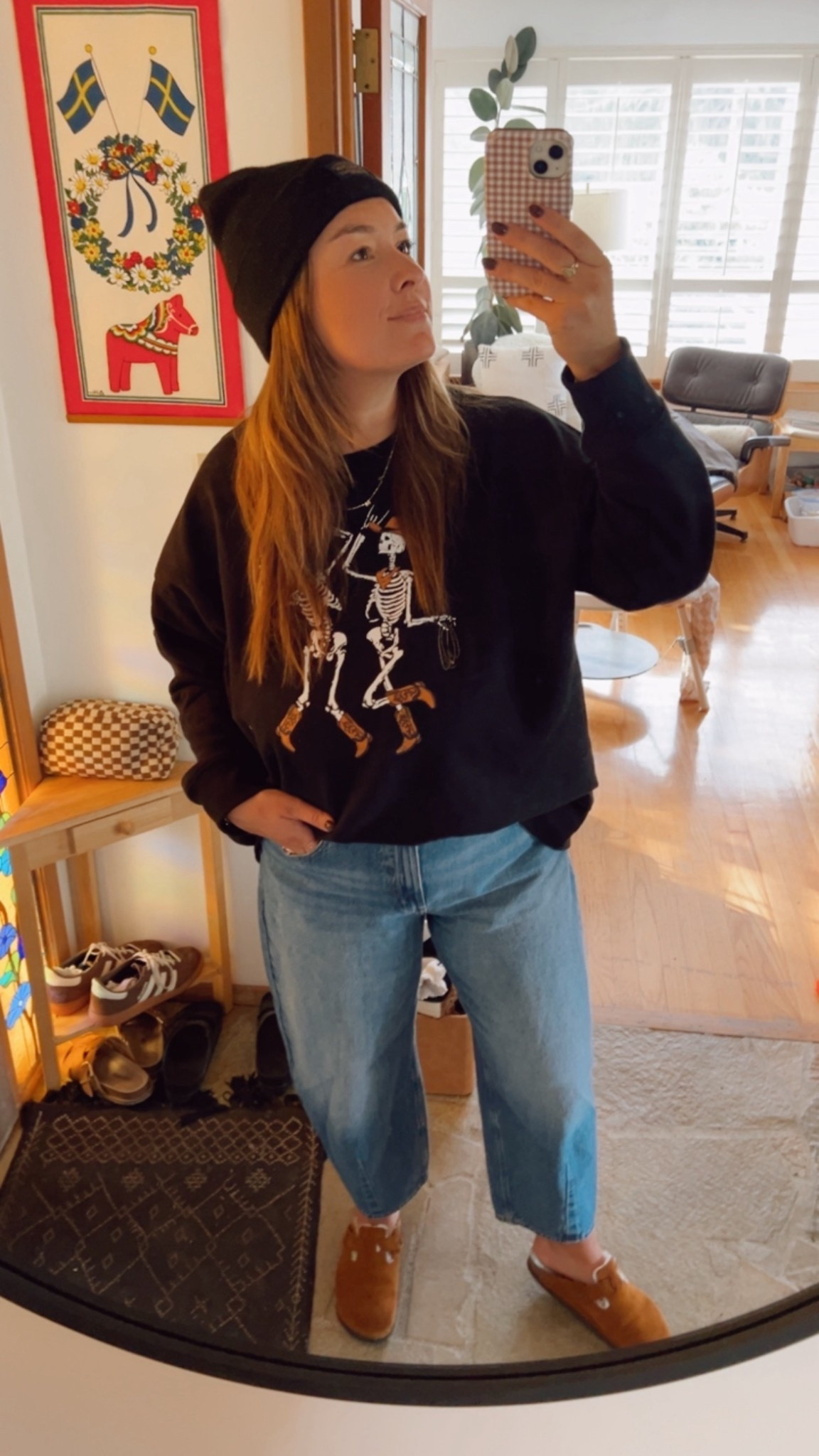 Another realistic mom fit in a Walmart sweatshirt and target jeans! 👻🧡

#LTKSeasonal #LTKHalloween #LTKFindsUnder50